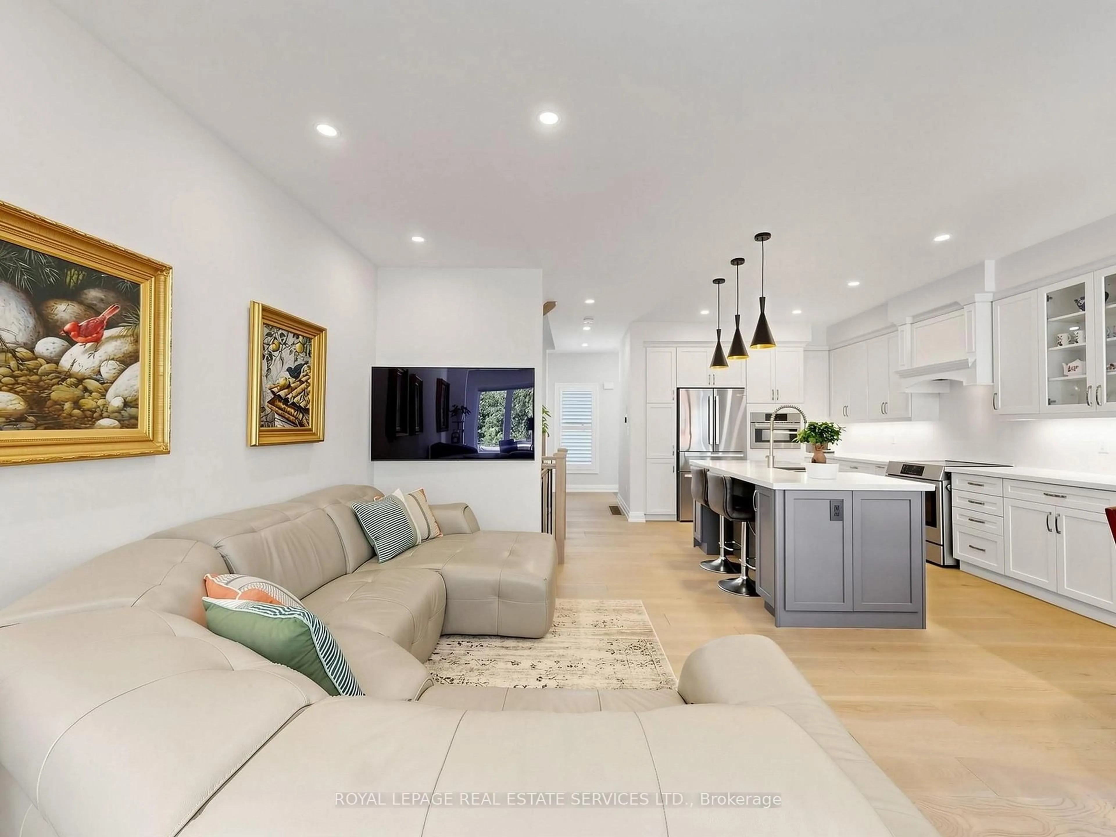 Open concept kitchen, unknown for 19 Summerbeam Way, Brampton Ontario L6Y 6K5