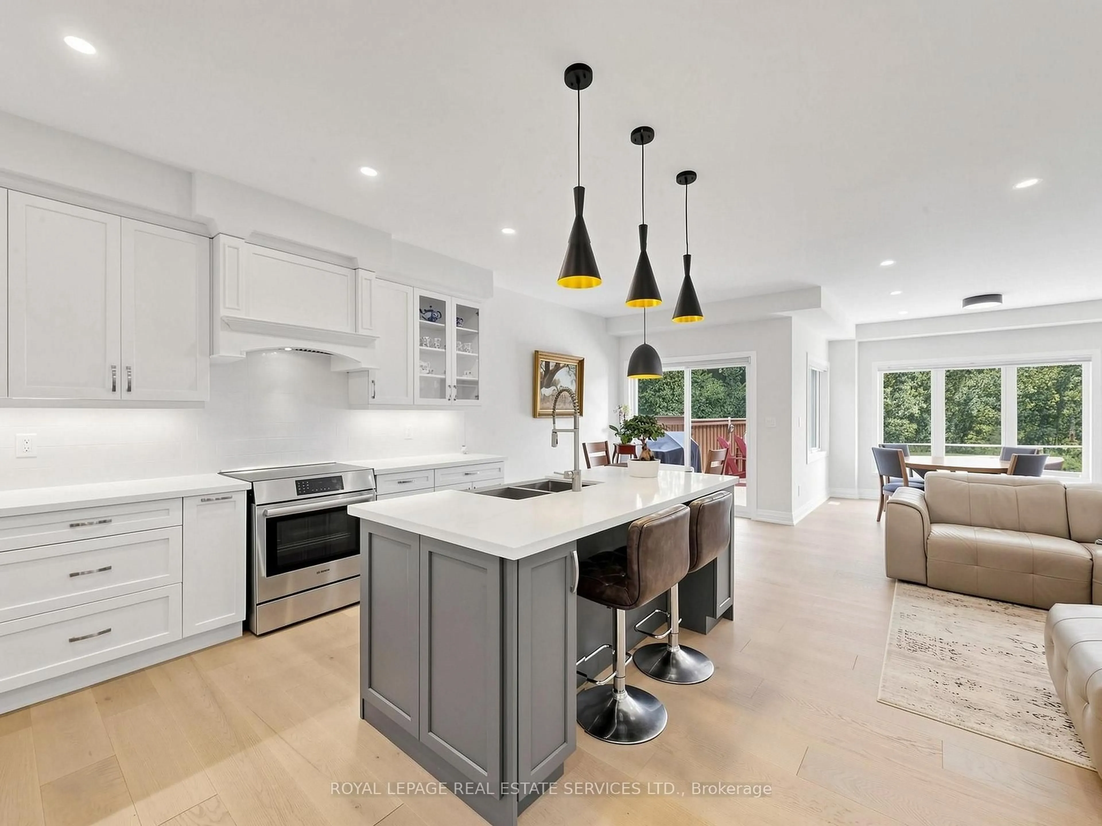 Open concept kitchen, unknown for 19 Summerbeam Way, Brampton Ontario L6Y 6K5