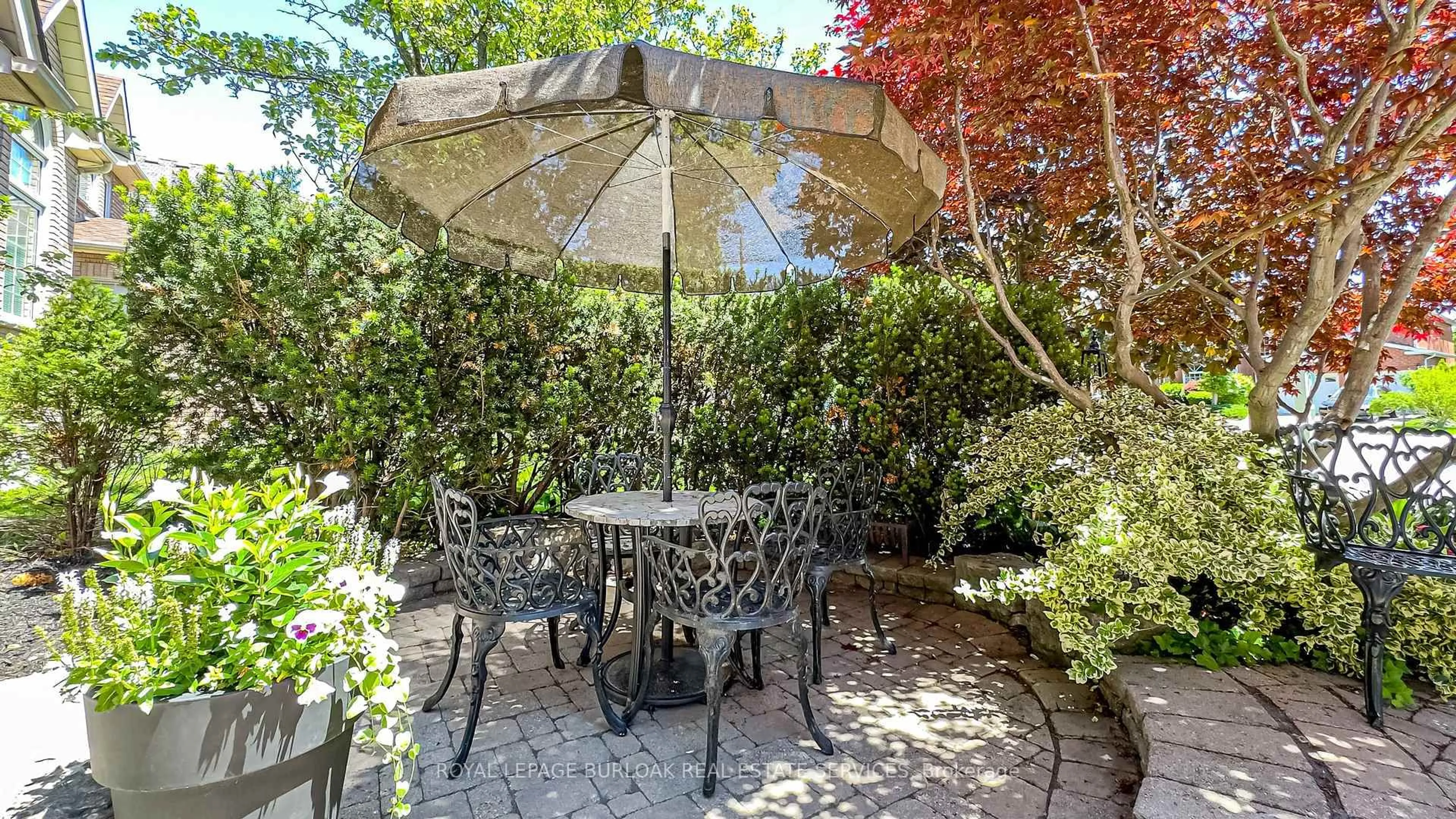 Patio, street for 1729 Riverbend Crt, Mississauga Ontario L5M 5J1