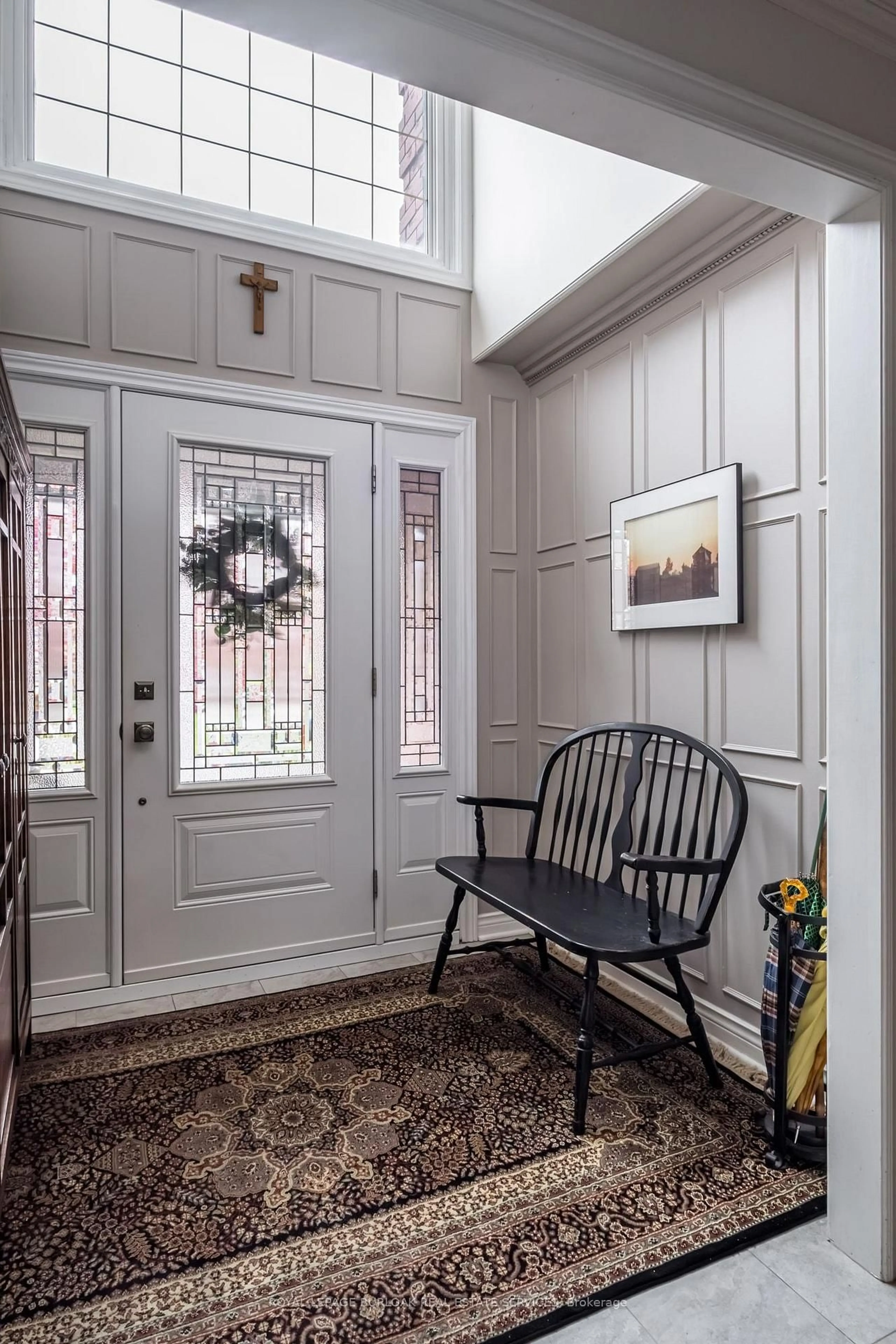 Indoor entryway for 1729 Riverbend Crt, Mississauga Ontario L5M 5J1