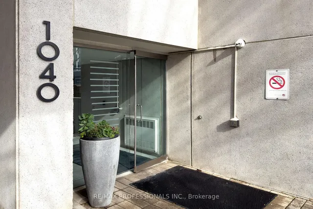 1040 The Queensway #704, Toronto 4