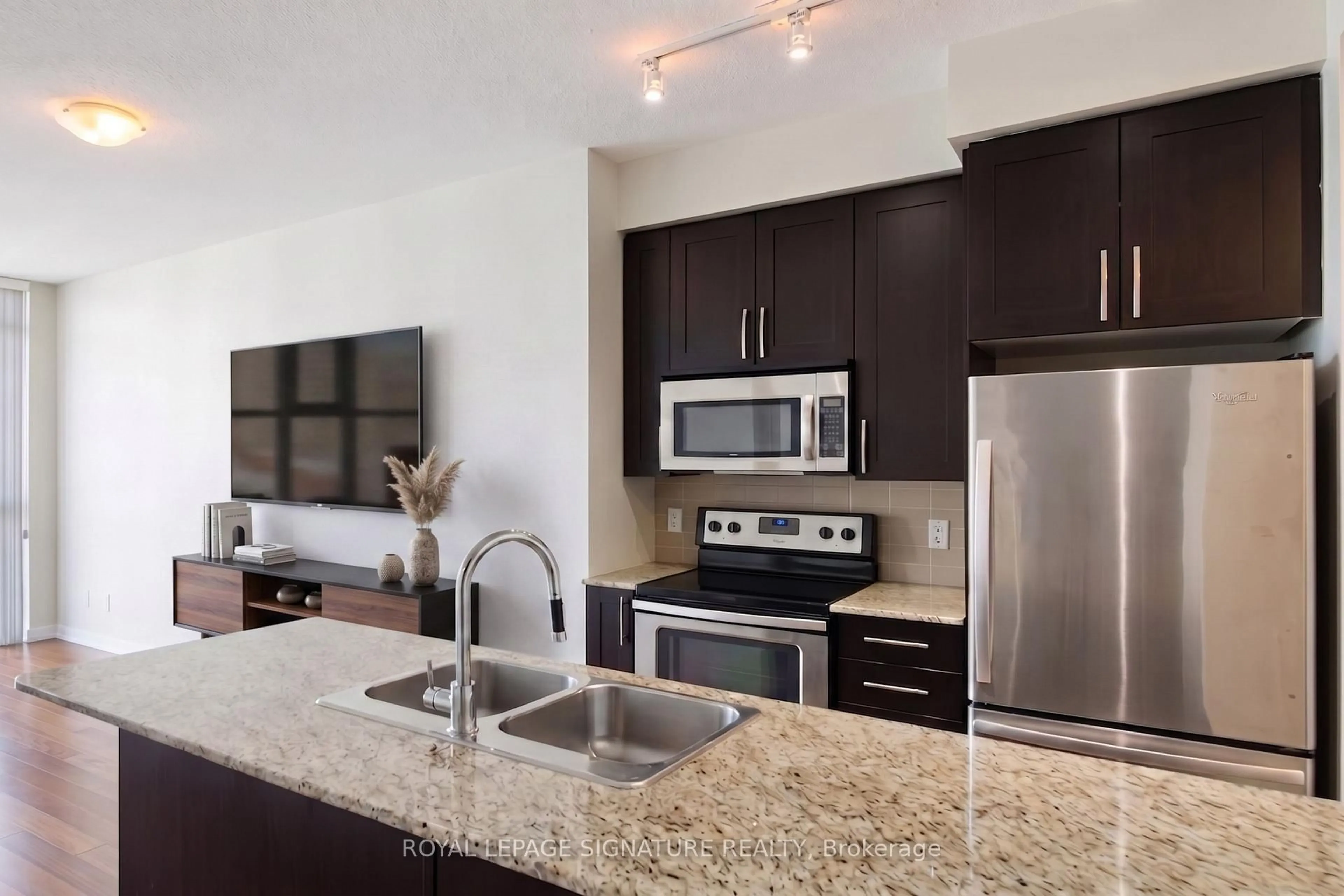 Open concept kitchen, ceramic/tile floor for 4065 Brickstone Mews #1201, Mississauga Ontario L5B 0G3