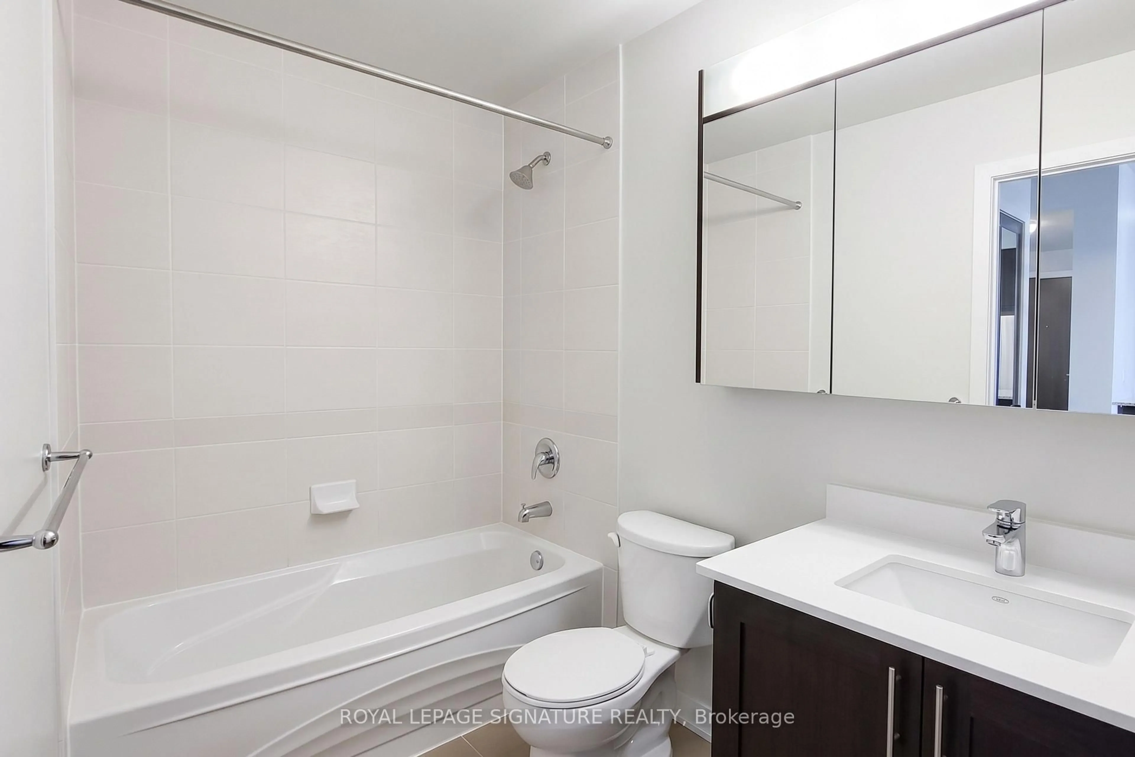 Standard bathroom, unknown for 4065 Brickstone Mews #1201, Mississauga Ontario L5B 0G3