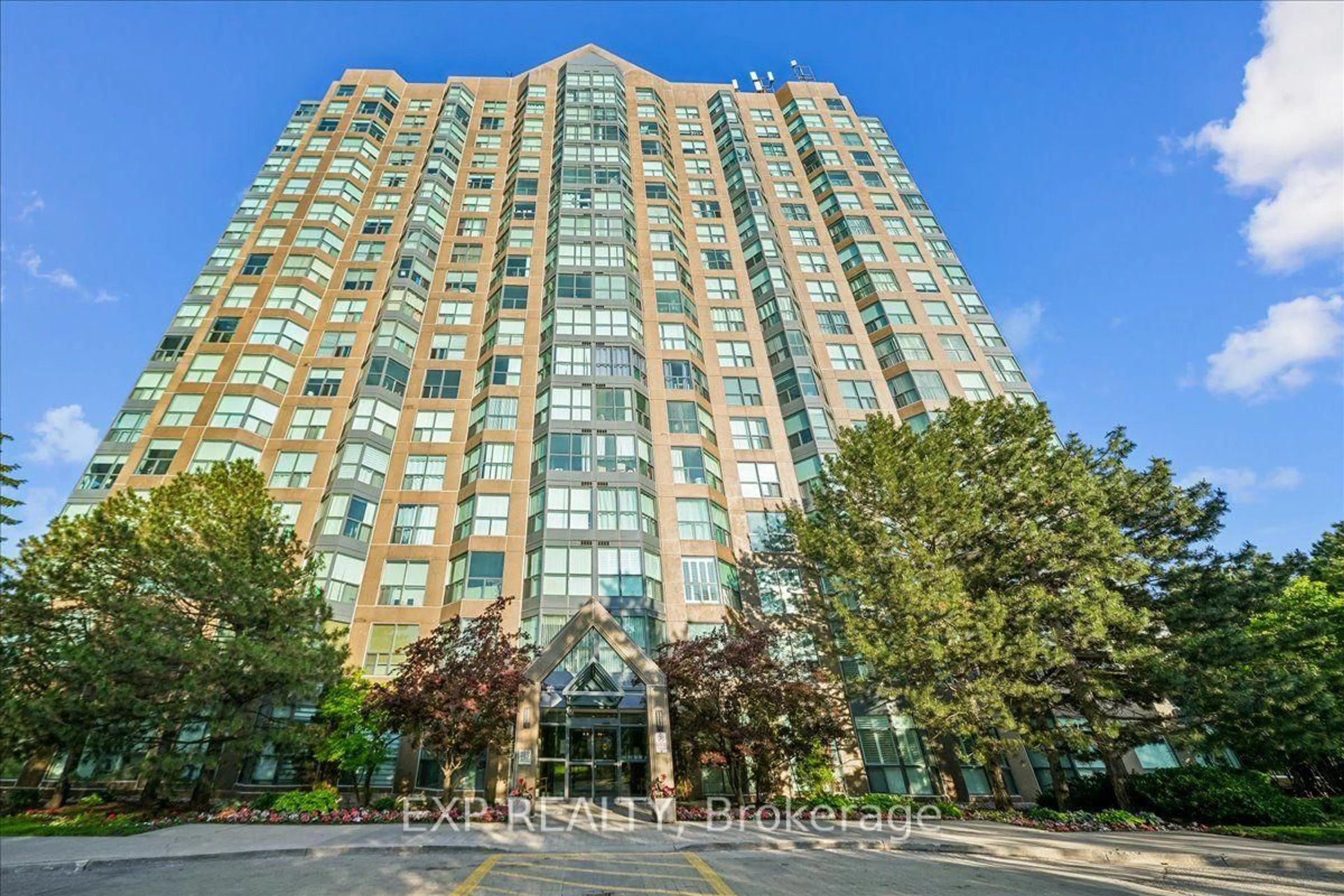 Indoor foyer for 2177 Burnhamthorpe Rd #1603, Mississauga Ontario L5L 5P9