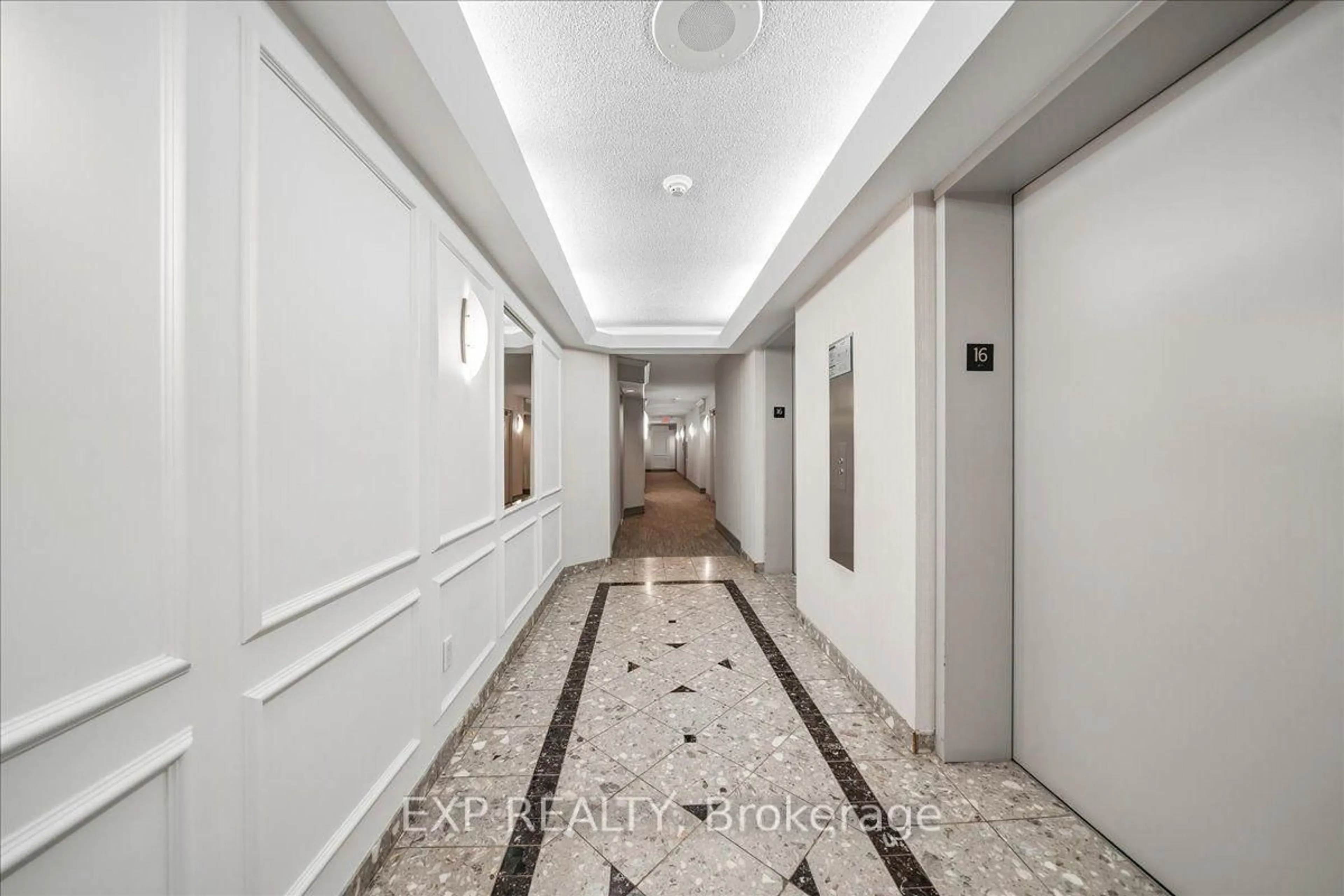 Indoor foyer for 2177 Burnhamthorpe Rd #1603, Mississauga Ontario L5L 5P9