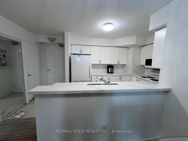 25 Via Rosedale Way #213, Brampton 5