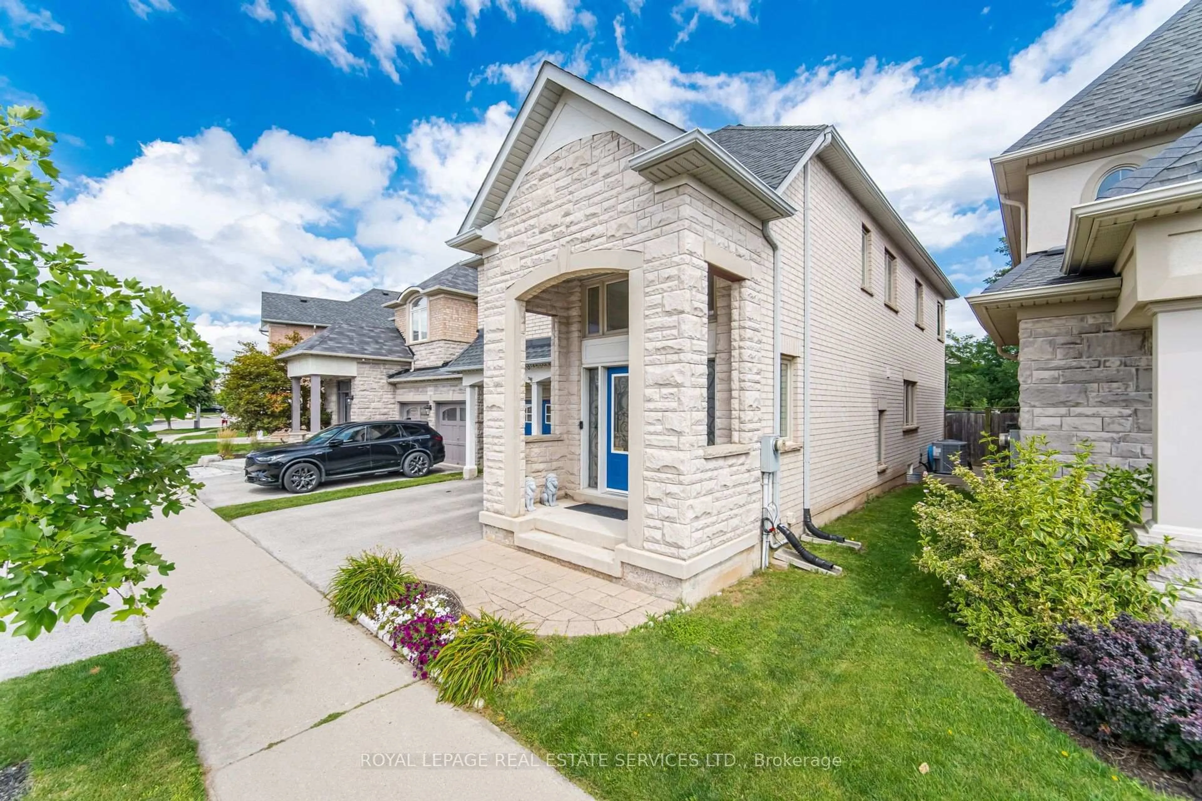 Home with brick exterior material, street for 3093 Ferguson Dr, Burlington Ontario L7M 0E7
