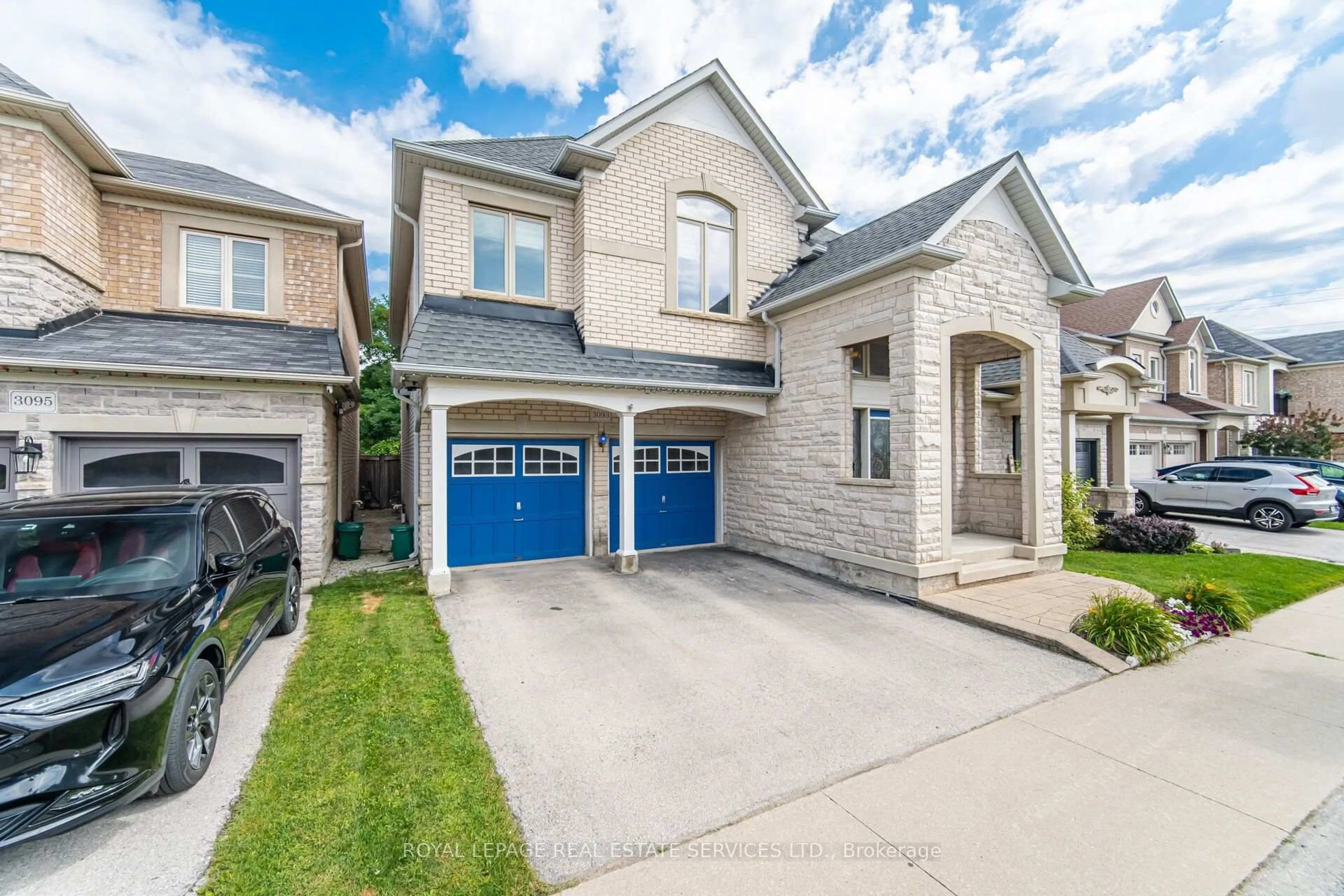 Home with brick exterior material, street for 3093 Ferguson Dr, Burlington Ontario L7M 0E7