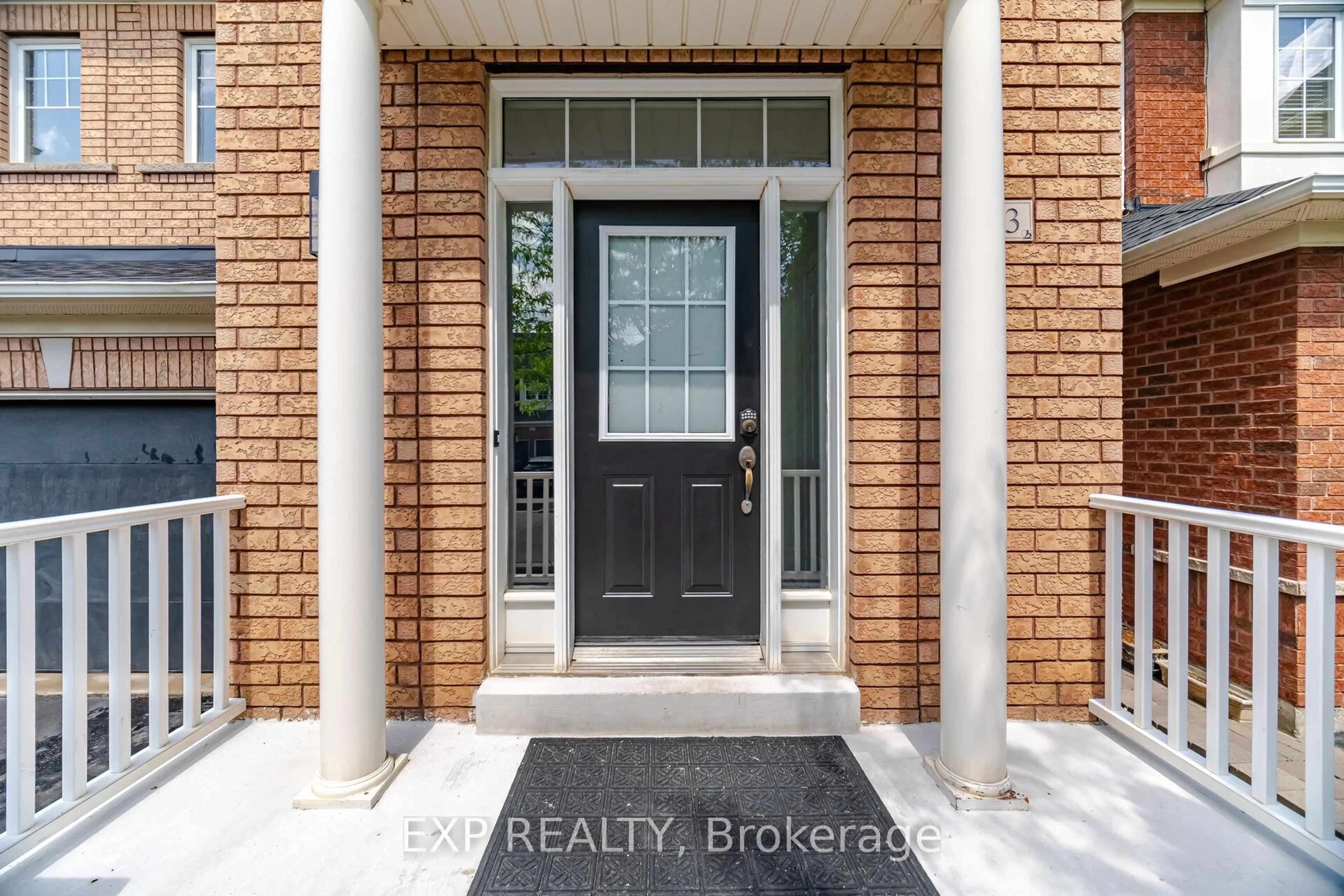 Indoor entryway for 363 Holmes Cres, Milton Ontario L9T 0T4