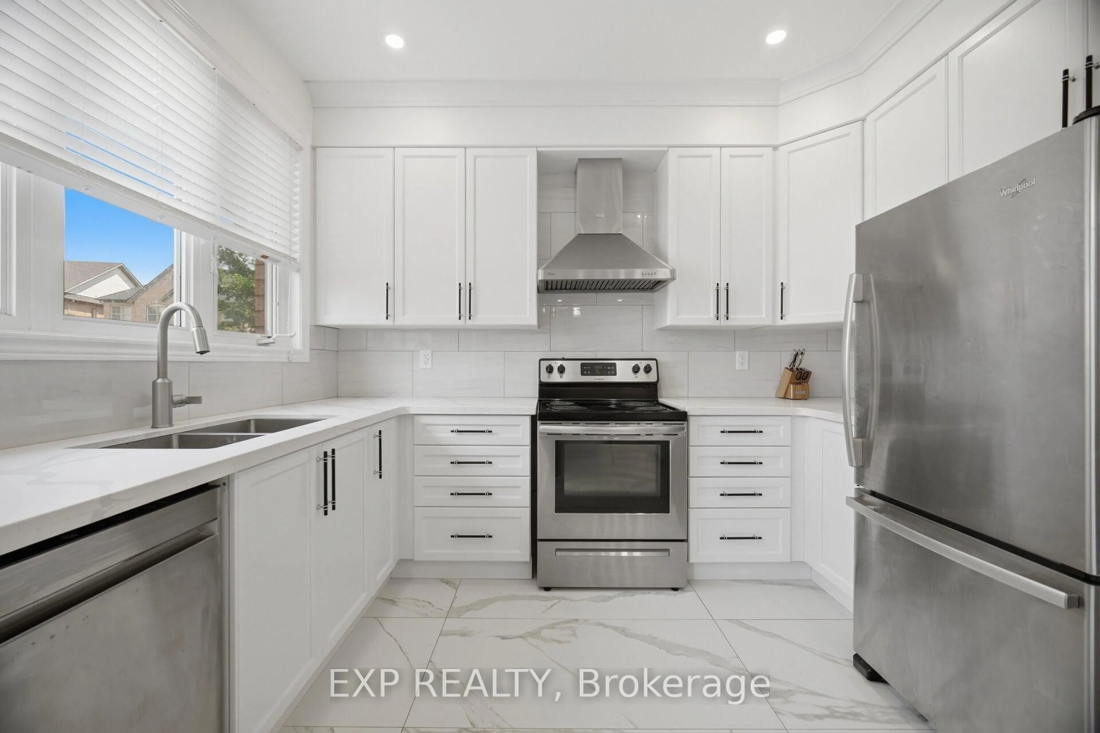 Contemporary kitchen, ceramic/tile floor for 363 Holmes Cres, Milton Ontario L9T 0T4