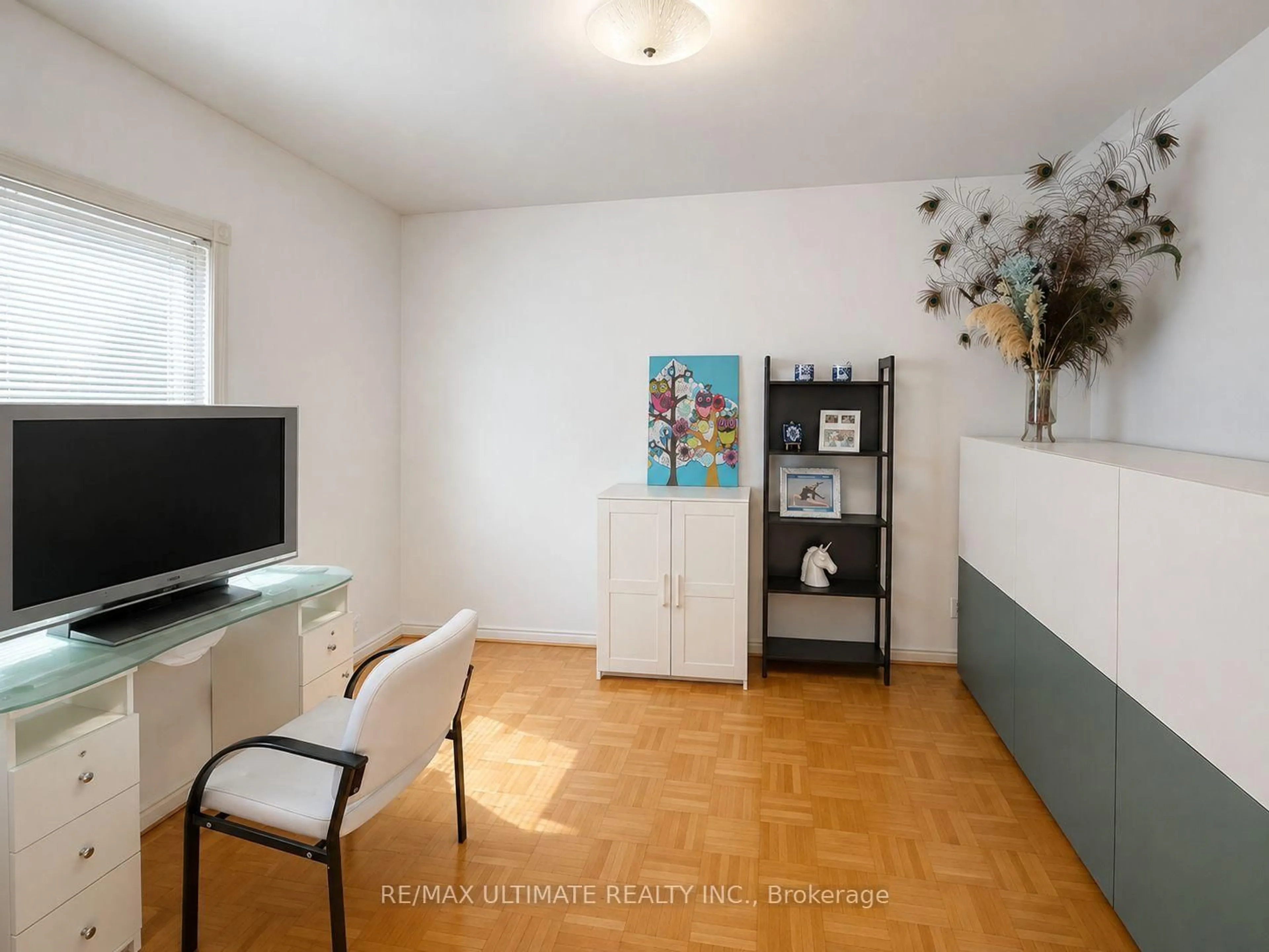 A pic of a room for 1440 DUFFERIN St, Toronto Ontario M6H 3L2