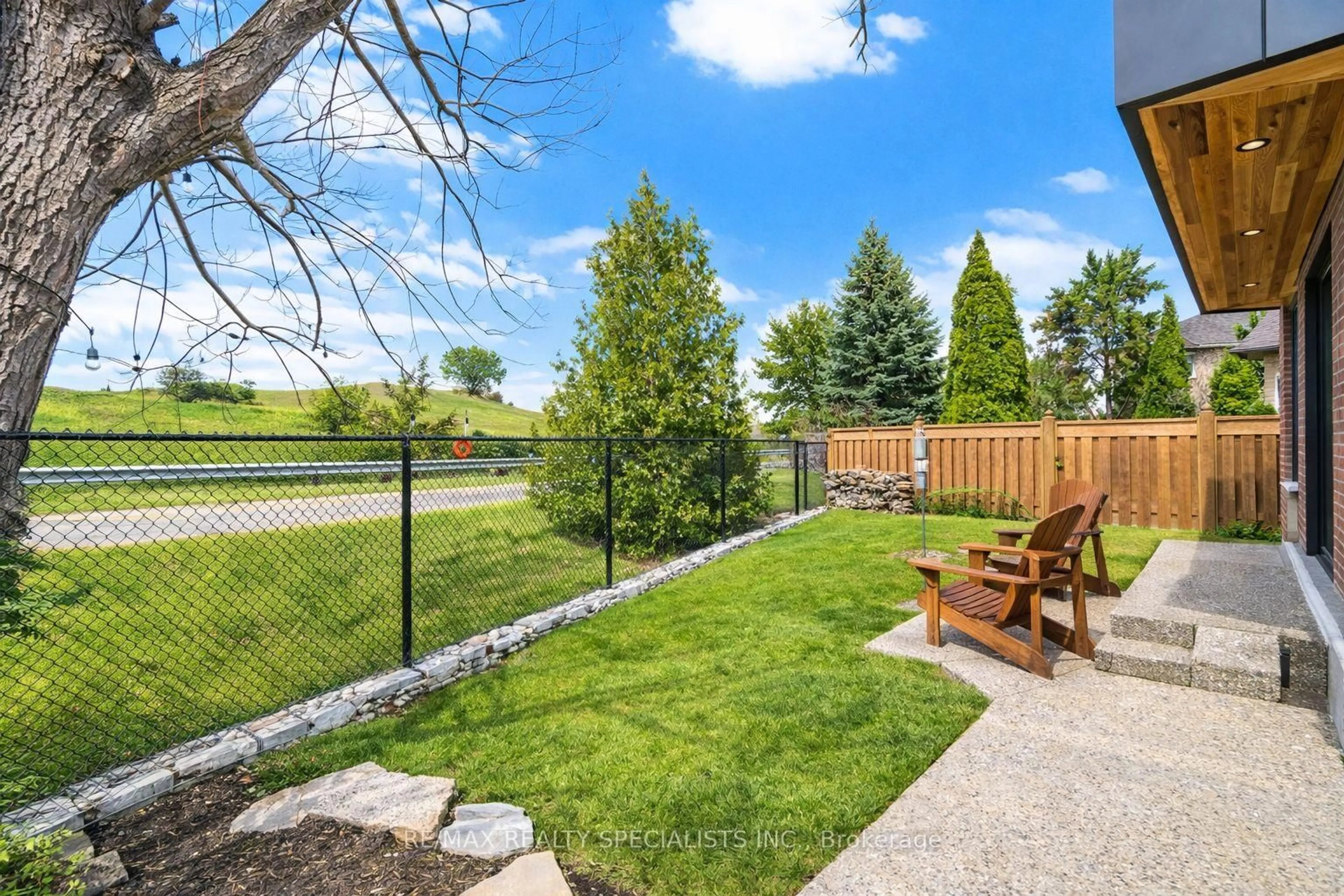 Patio, unknown for 1169 Barnswallow Crt, Mississauga Ontario L5V 2J6