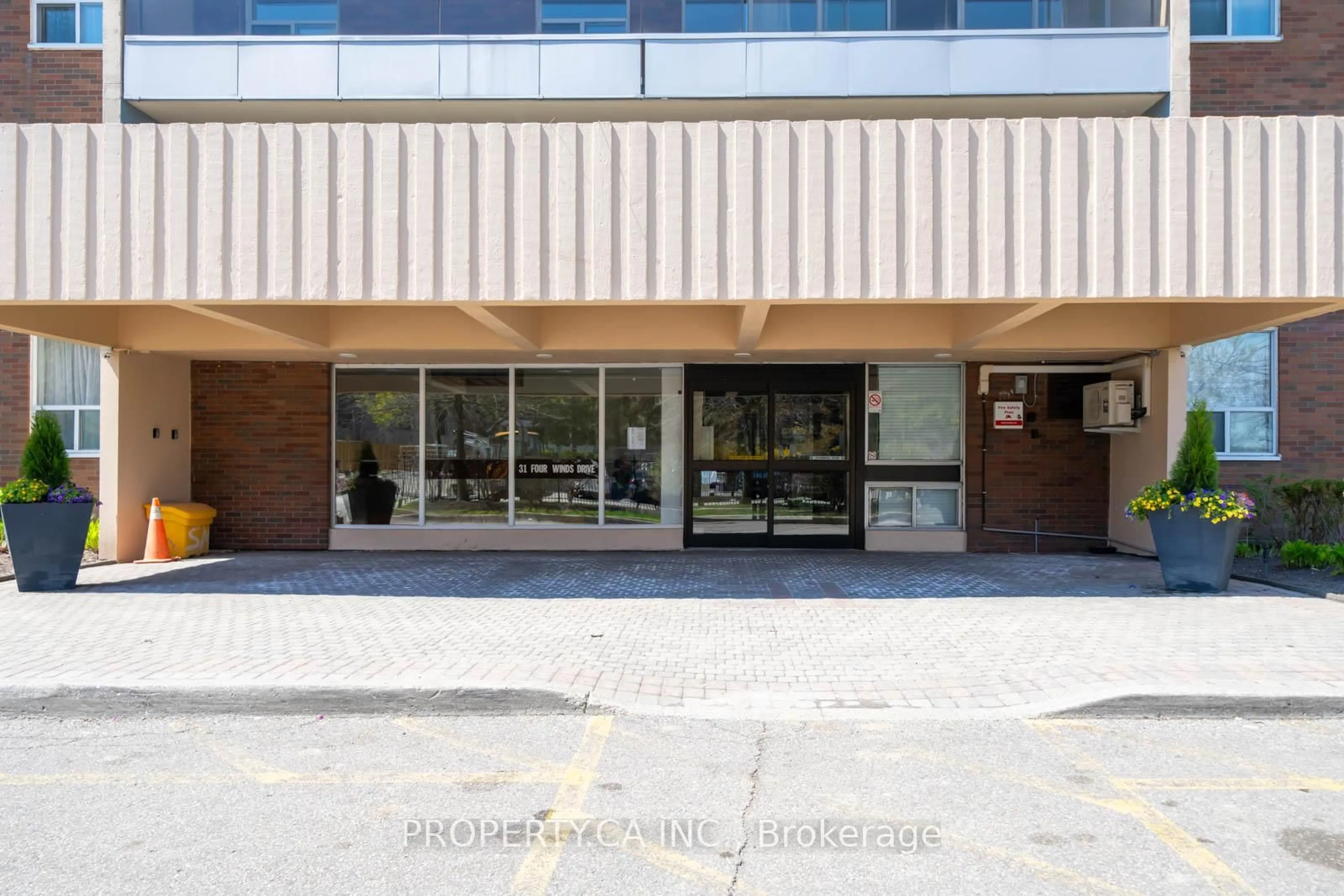 Unknown for 31 Four Winds Dr #901, Toronto Ontario M3J 1K9