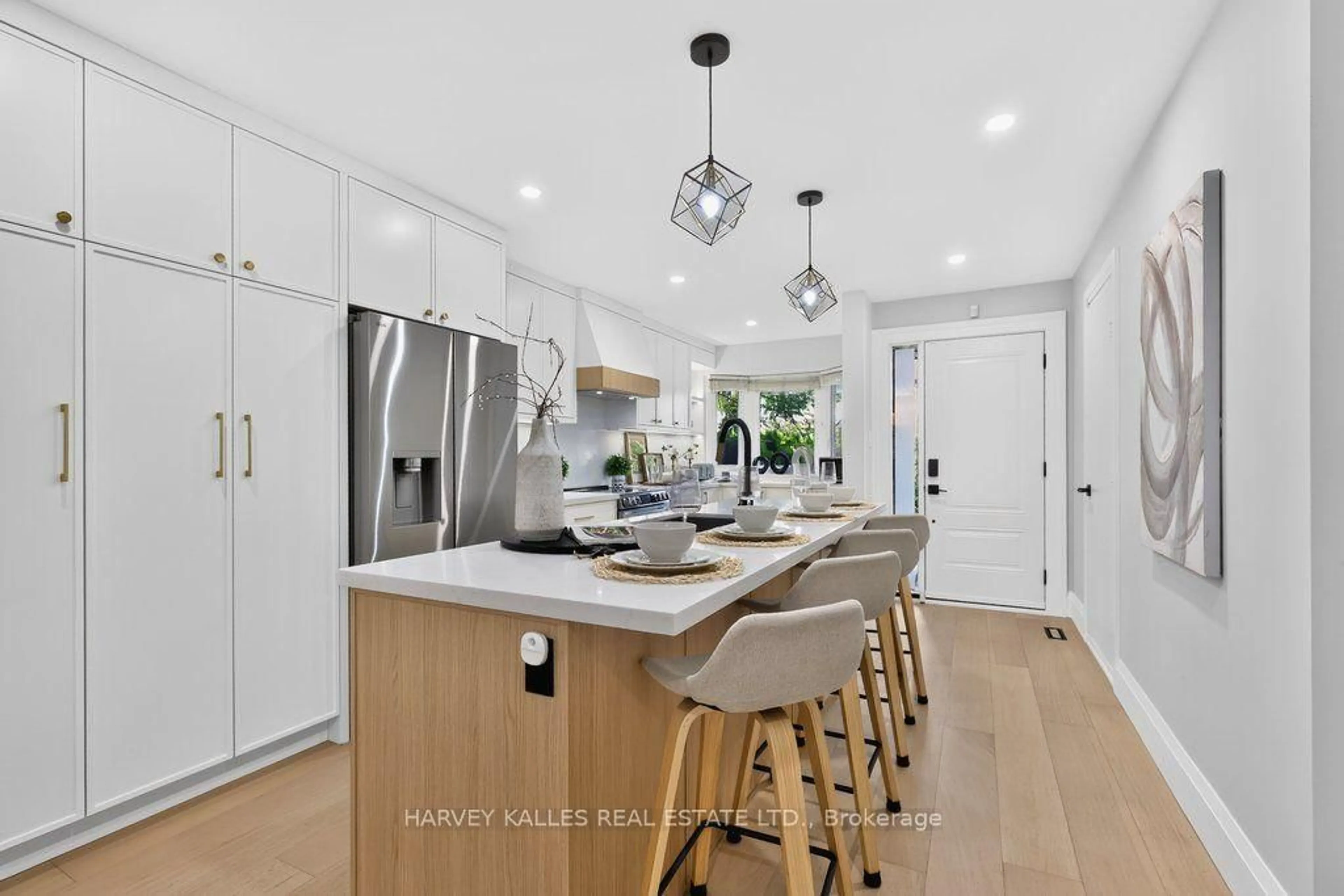 Contemporary kitchen, ceramic/tile floor for 1160 Walden Circ #1, Mississauga Ontario L5J 4J9