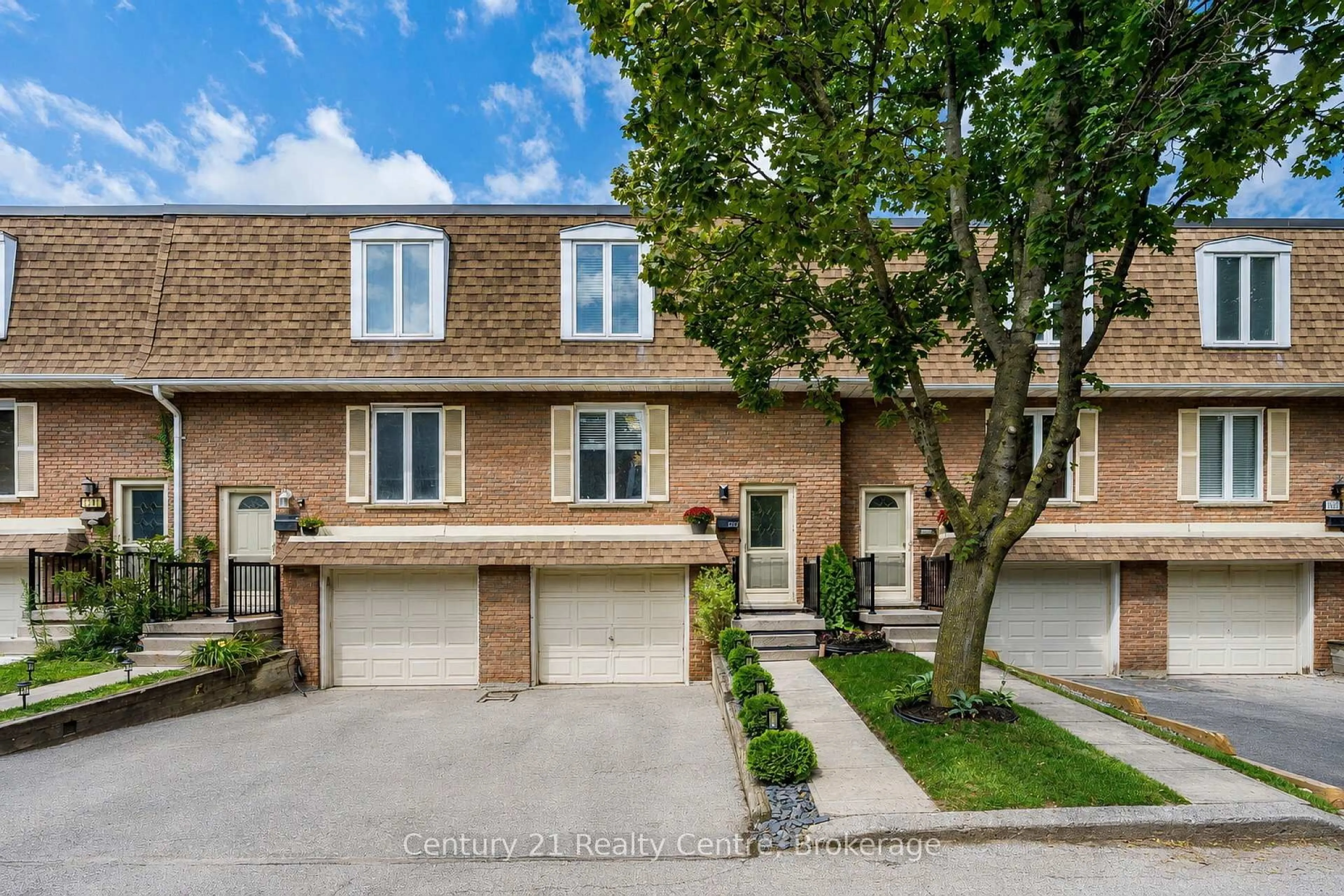 Home with brick exterior material, street for 1537 Westminster Pl, Burlington Ontario L7P 2B4