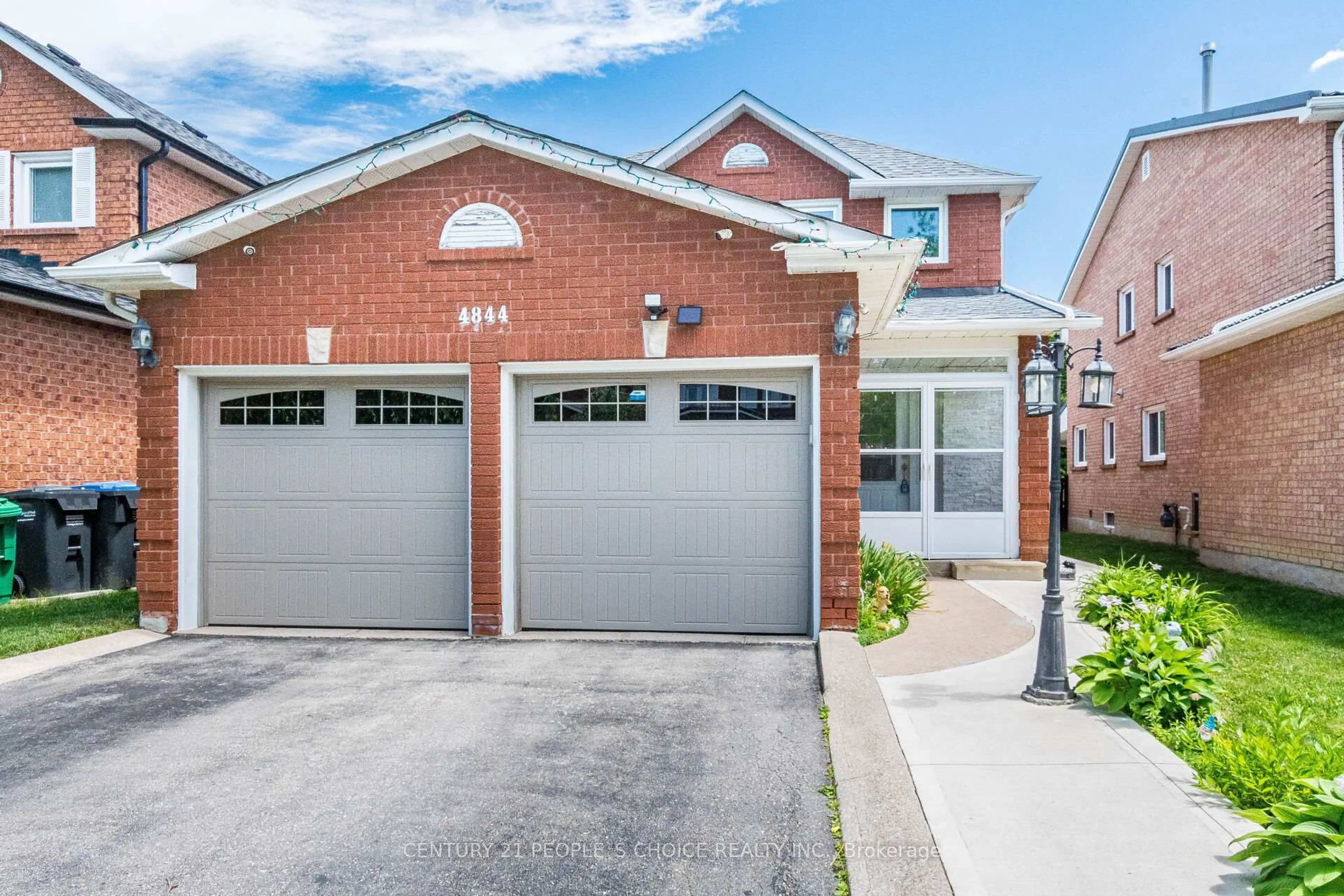 Home with brick exterior material, street for 4844 Owl Circ, Mississauga Ontario L4Z 2P7
