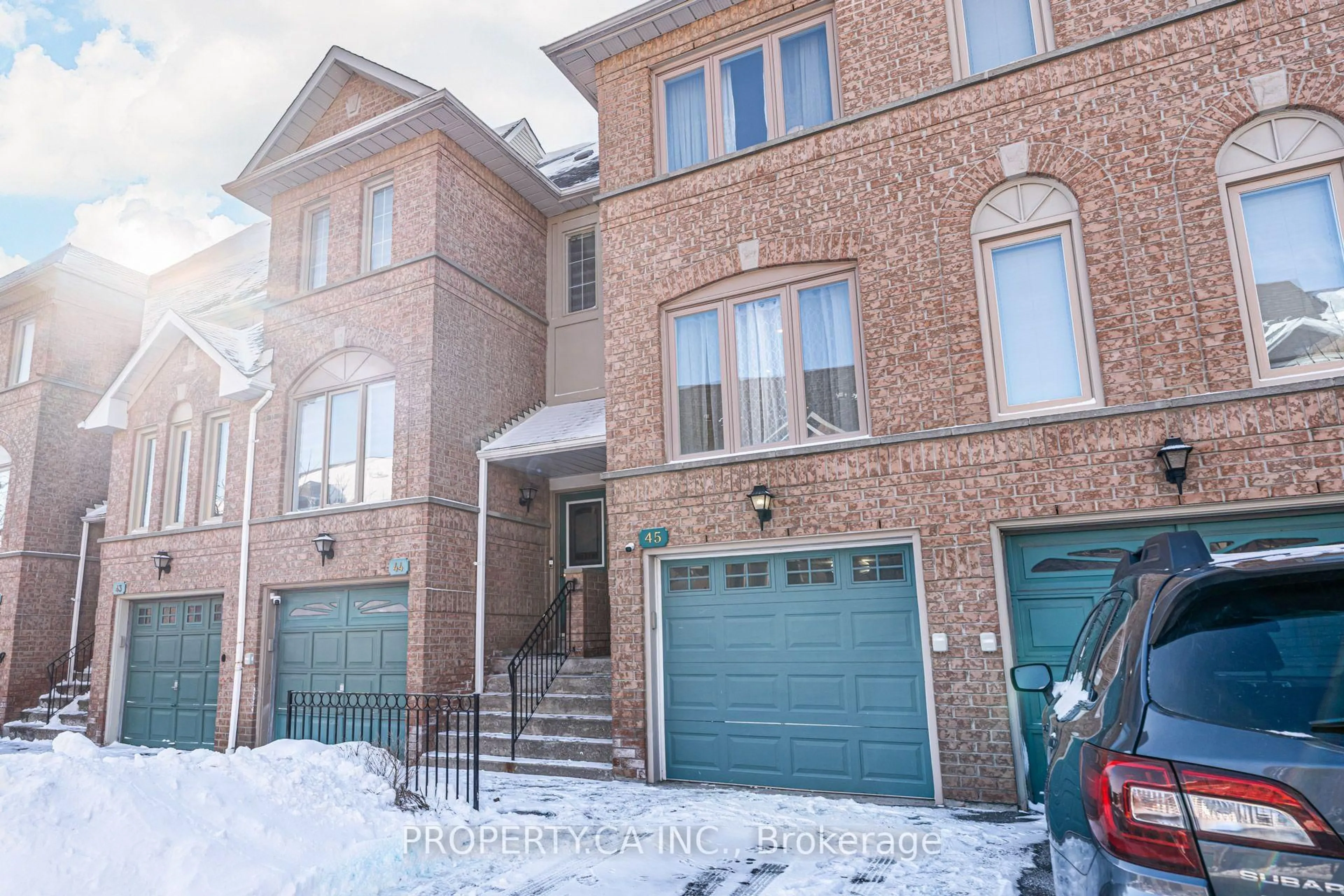 Home with brick exterior material, street for 1050 Bristol Rd #45, Mississauga Ontario L5V 2E8