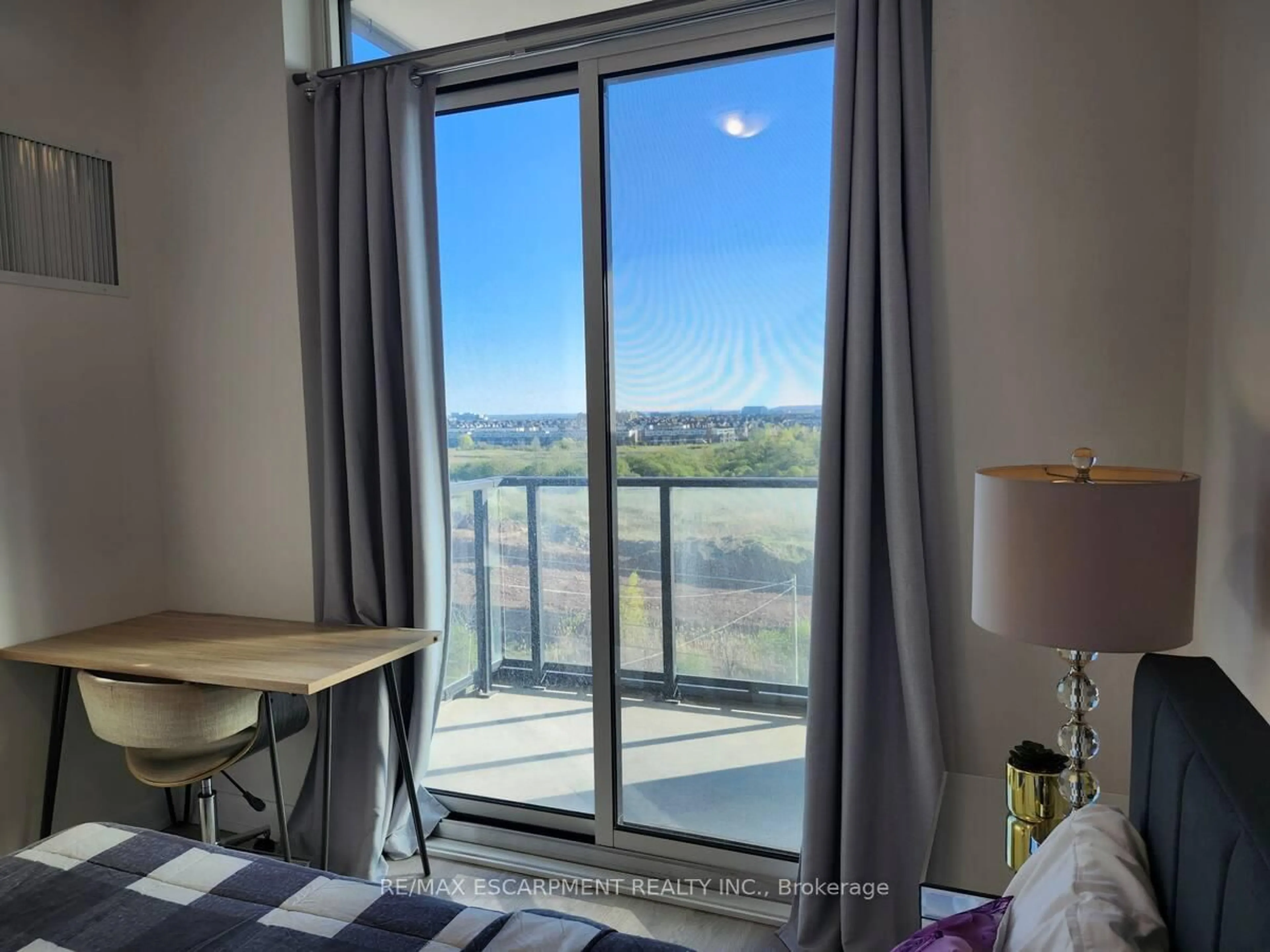 A pic of a room for 3220 William Coltson Ave #607, Oakville Ontario L6H 7X9