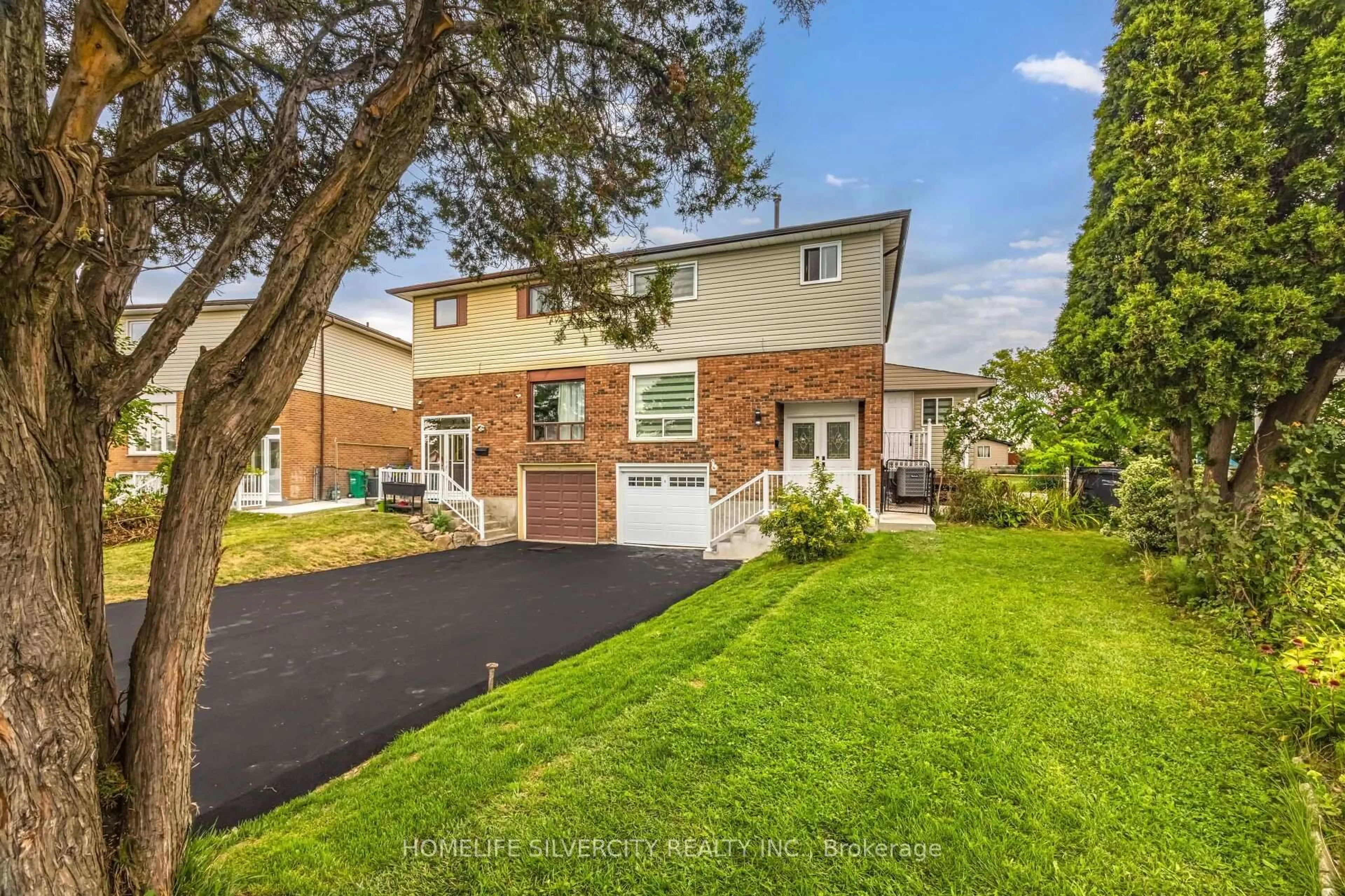 A pic from outside/outdoor area/front of a property/back of a property/a pic from drone, street for 3803 Keenan Cres, Mississauga Ontario L4T 3M1