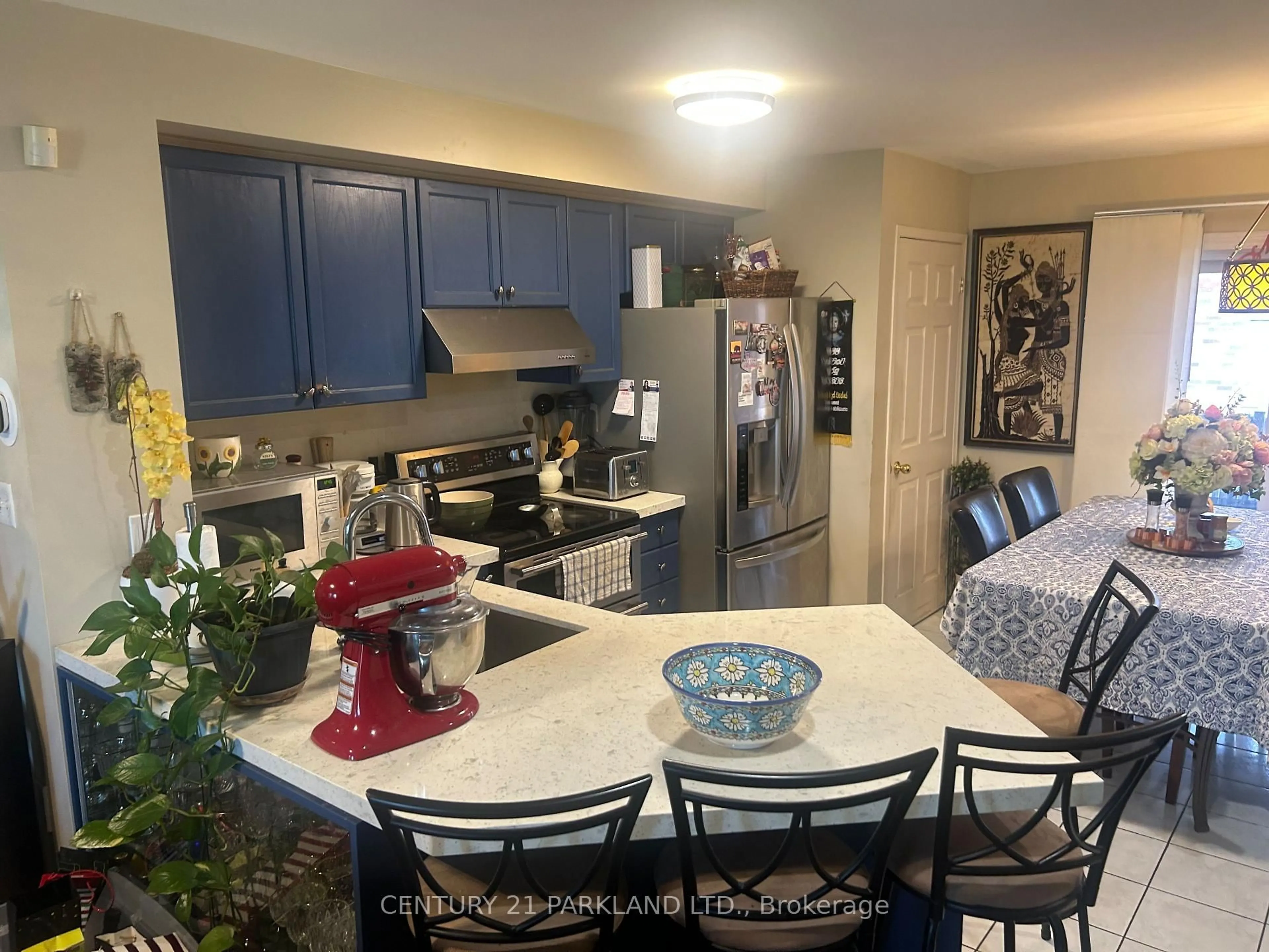Open concept kitchen, ceramic/tile floor for 149 Torbarrie Rd, Toronto Ontario M3L 1G8