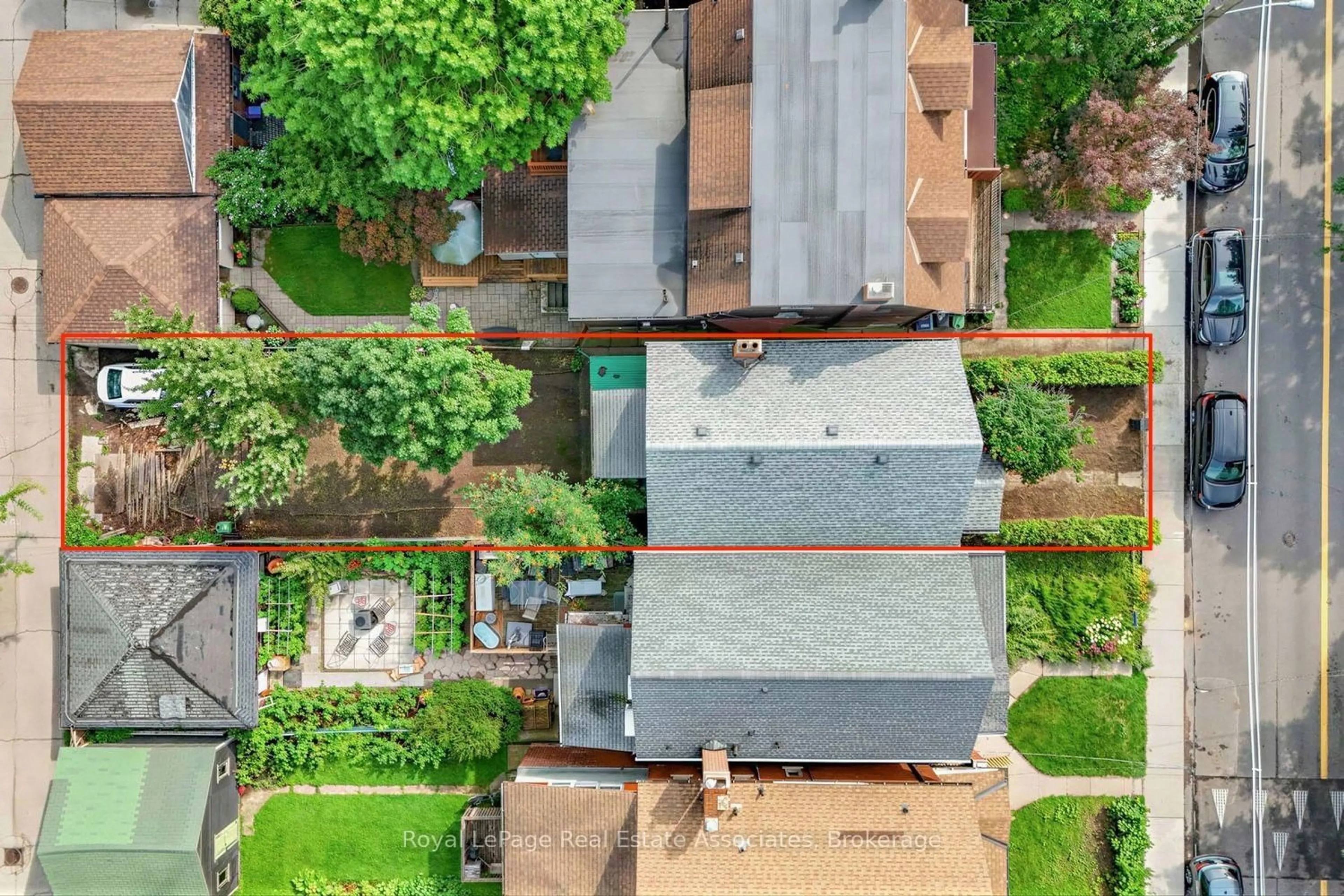 A pic from outside/outdoor area/front of a property/back of a property/a pic from drone, street for 36 Galley Ave, Toronto Ontario M6R 1G8
