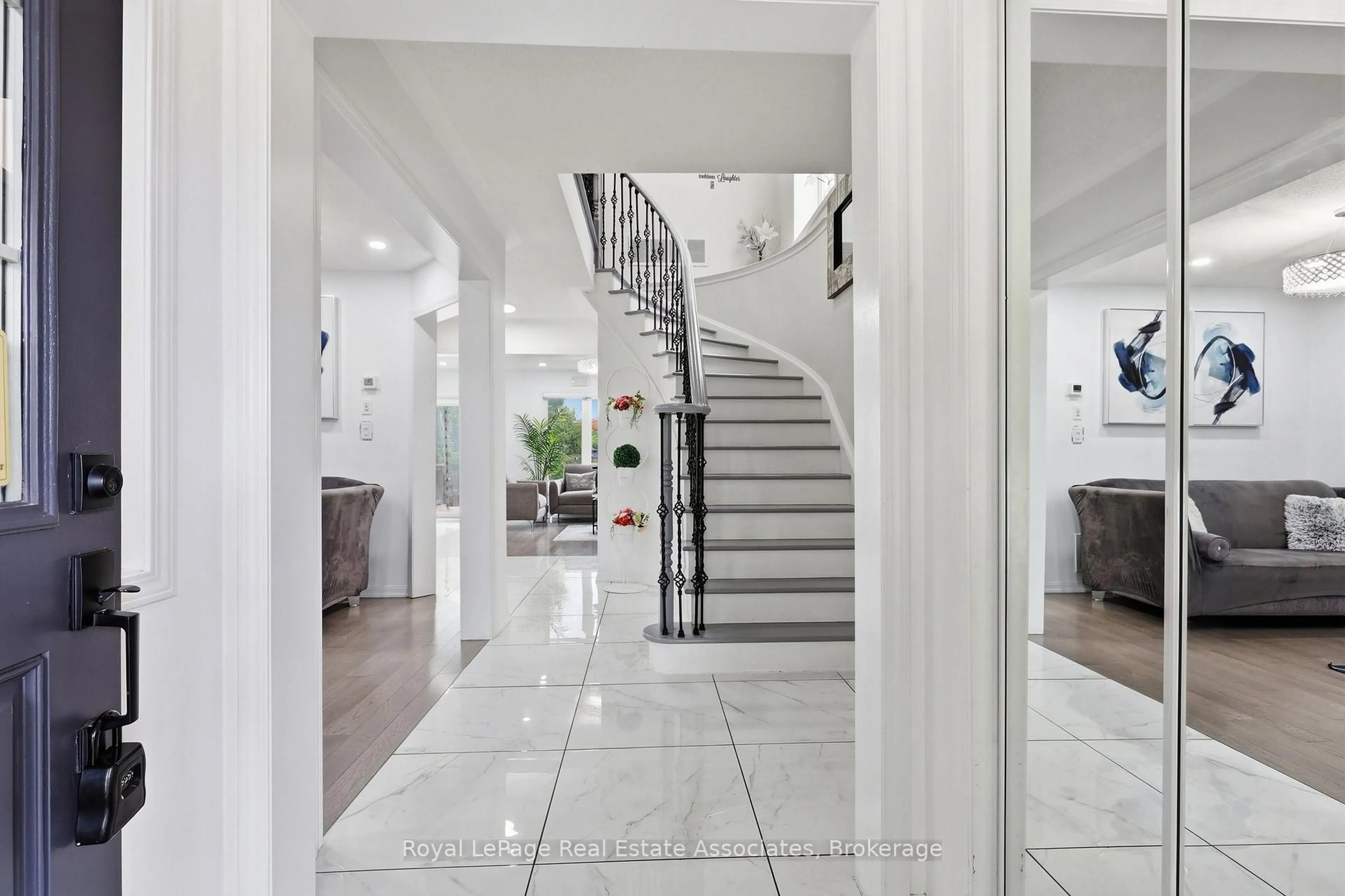 Unknown for 392 Tonelli Lane, Milton Ontario L9T 0N4