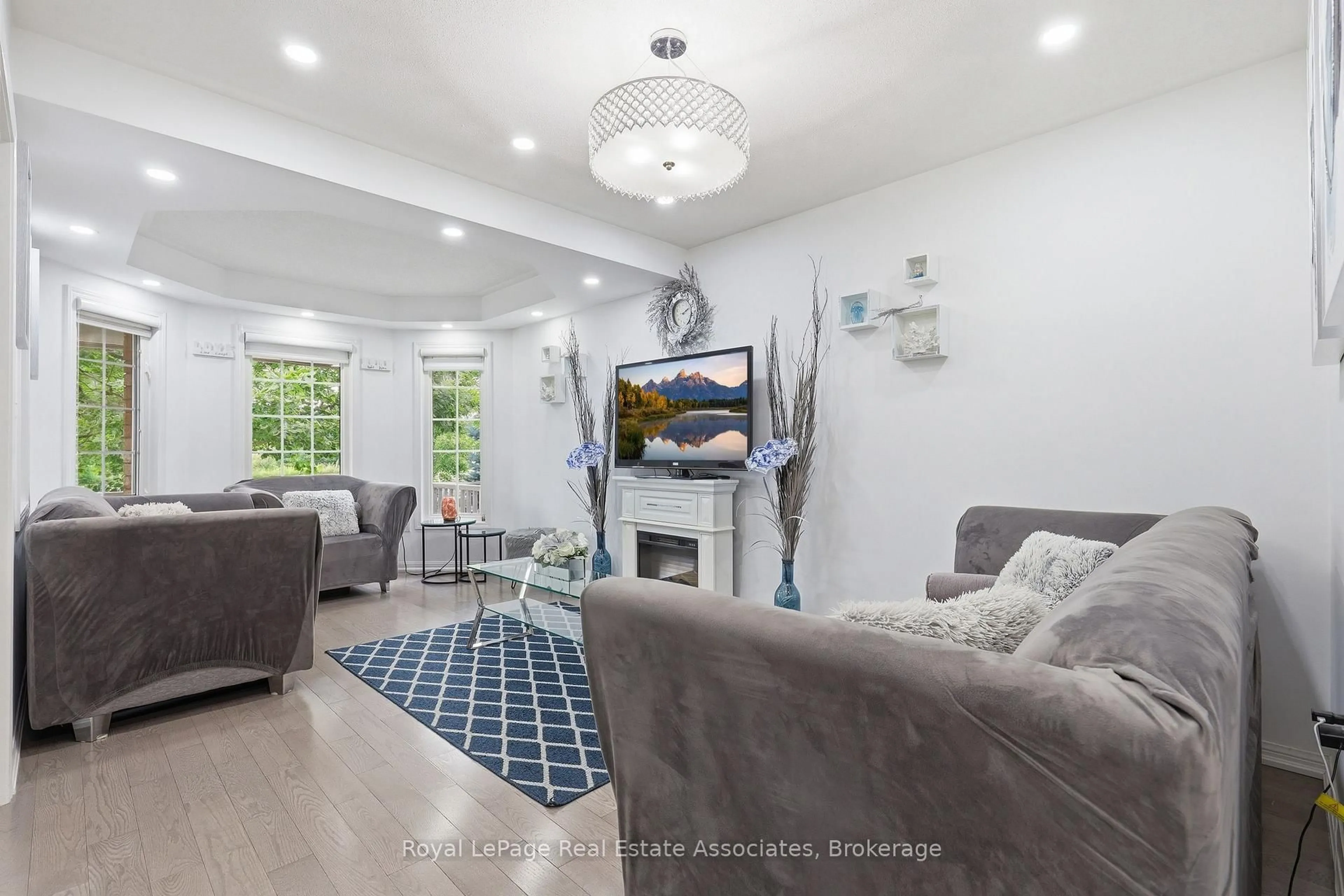 Living room with furniture, unknown for 392 Tonelli Lane, Milton Ontario L9T 0N4