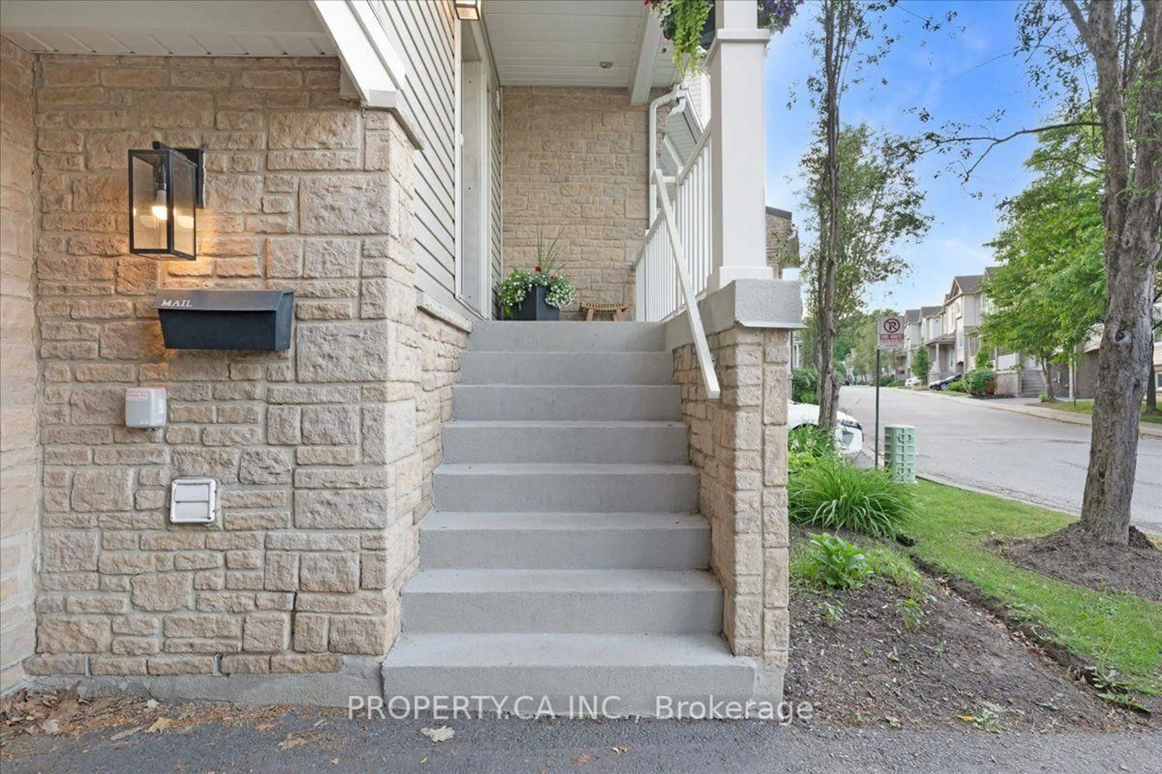 Unknown for 7101 Branigan Gate ##31, Mississauga Ontario L5N 7S2