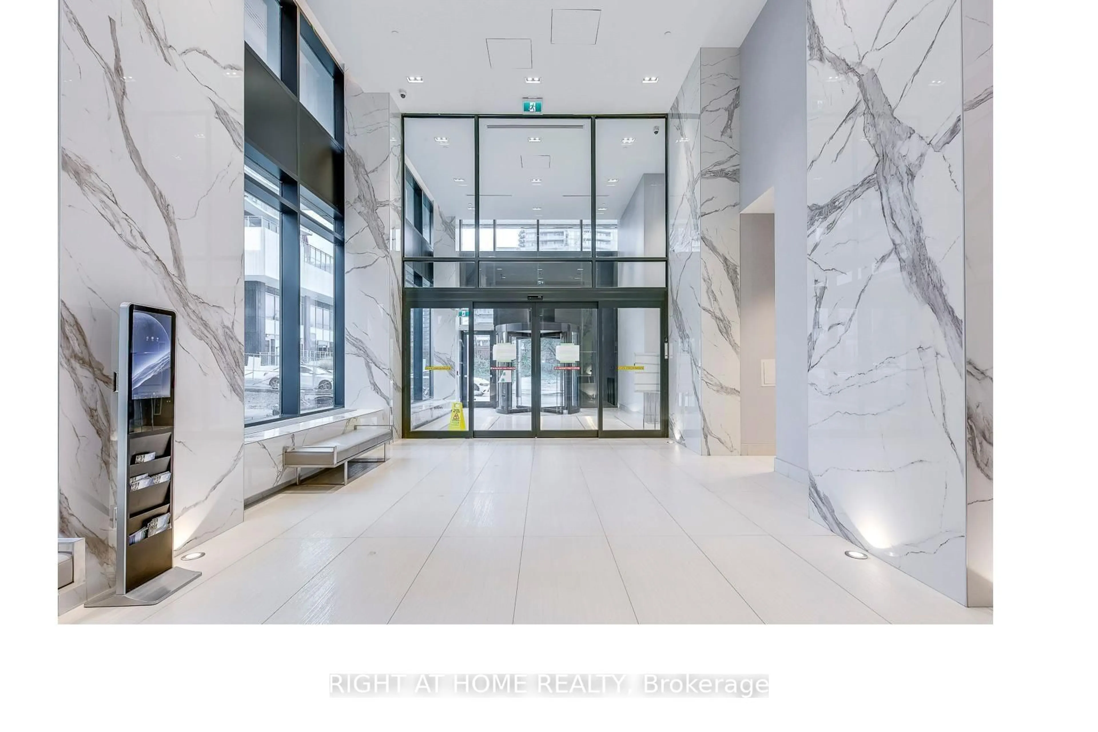 Indoor foyer for 30 Shore Breeze Dr #6108, Toronto Ontario M8V 0J1