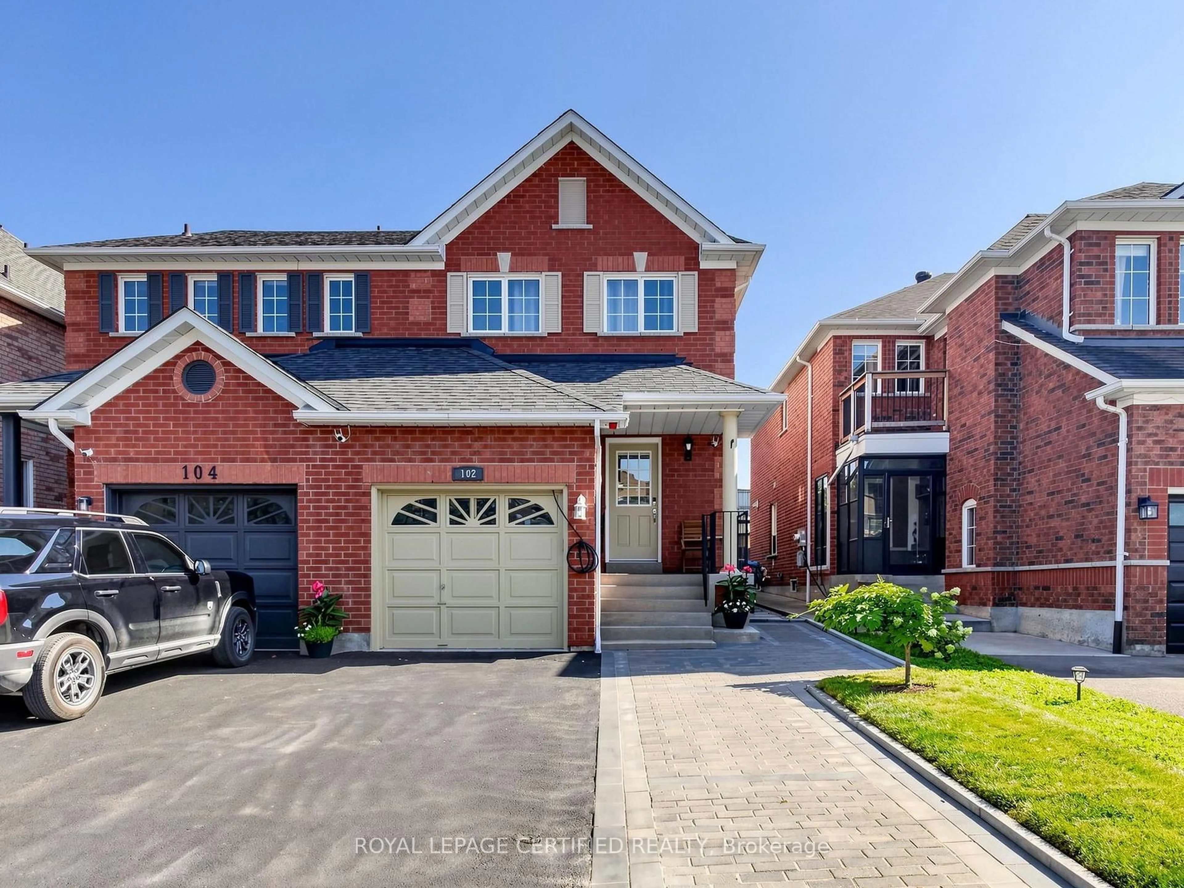 Home with brick exterior material, street for 102 Grapevine Rd, Caledon Ontario L7E 2M6