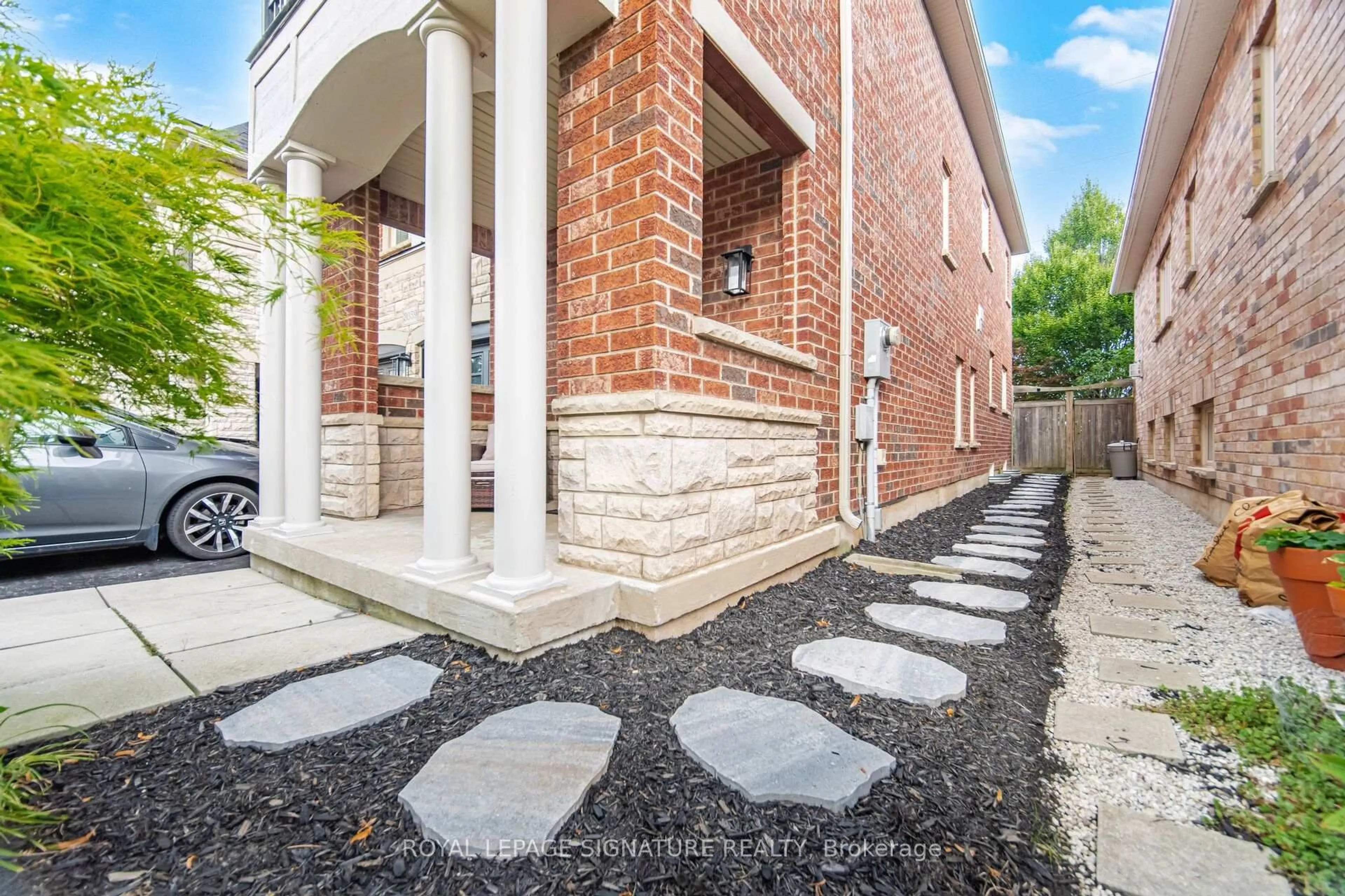 Home with brick exterior material, street for 3059 Ferguson Dr, Burlington Ontario L7M 0G6