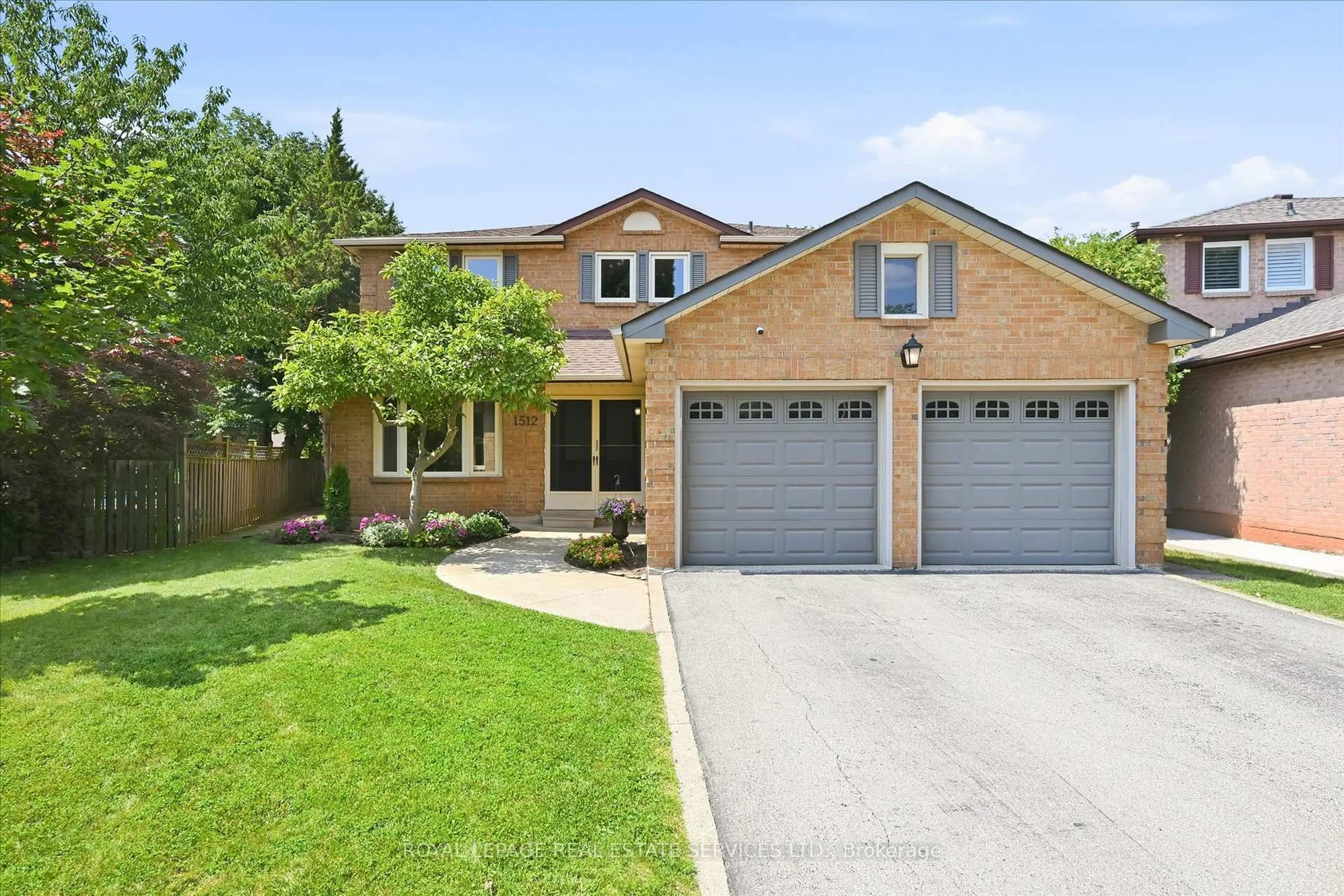Home with brick exterior material, street for 1512 Princeton Cres, Oakville Ontario L6H 4H4