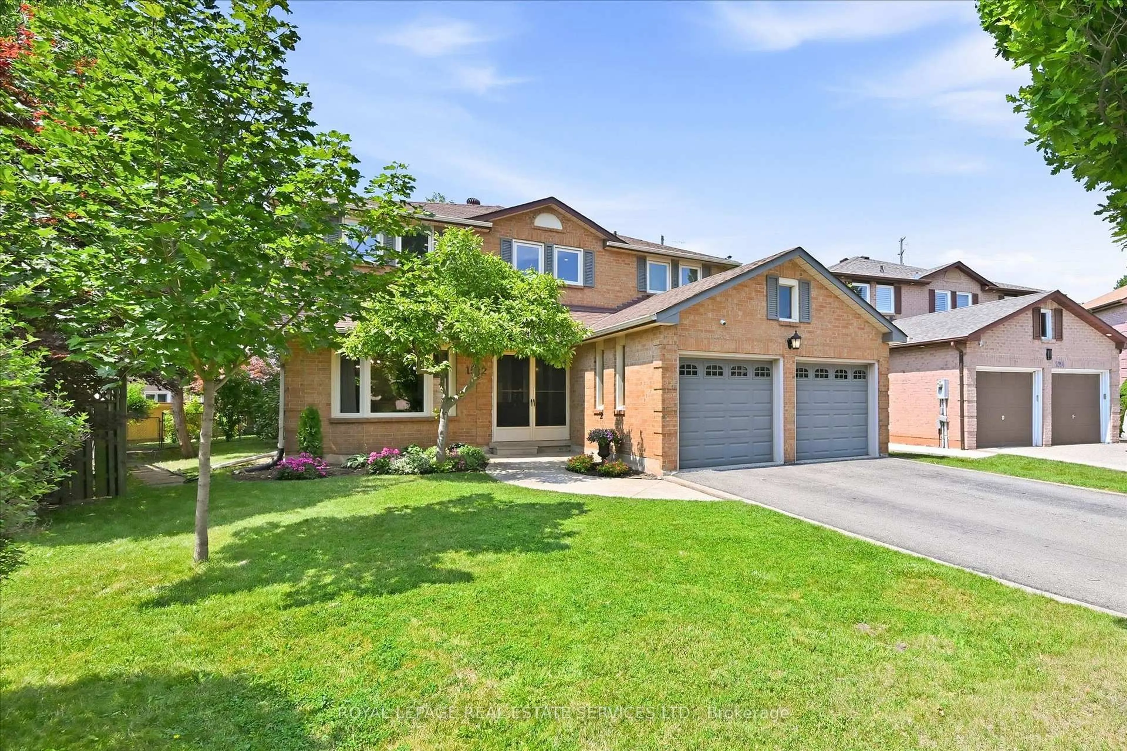 Home with brick exterior material, street for 1512 Princeton Cres, Oakville Ontario L6H 4H4