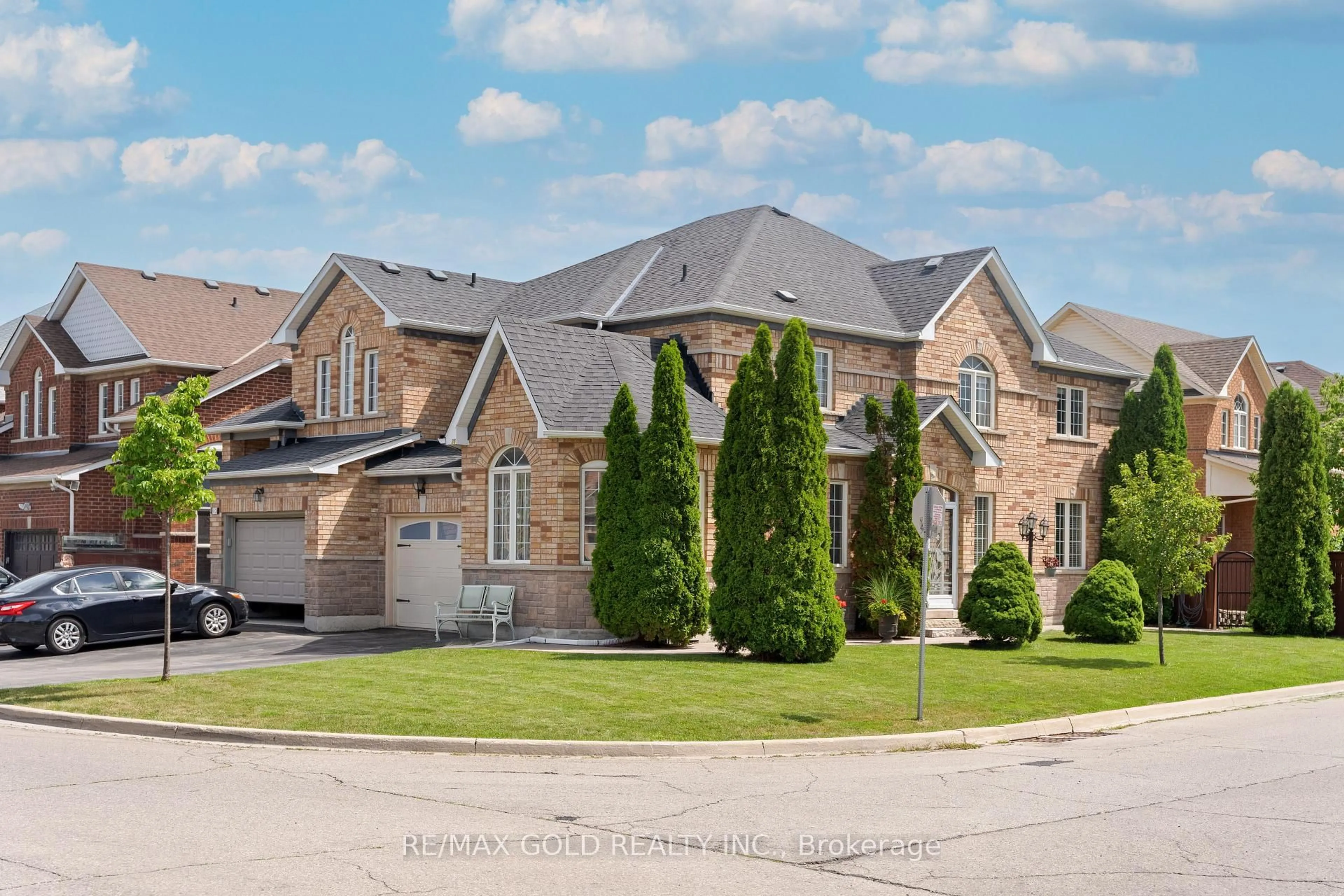 Home with brick exterior material, street for 35 Goreridge Cres, Brampton Ontario L6P 1P2