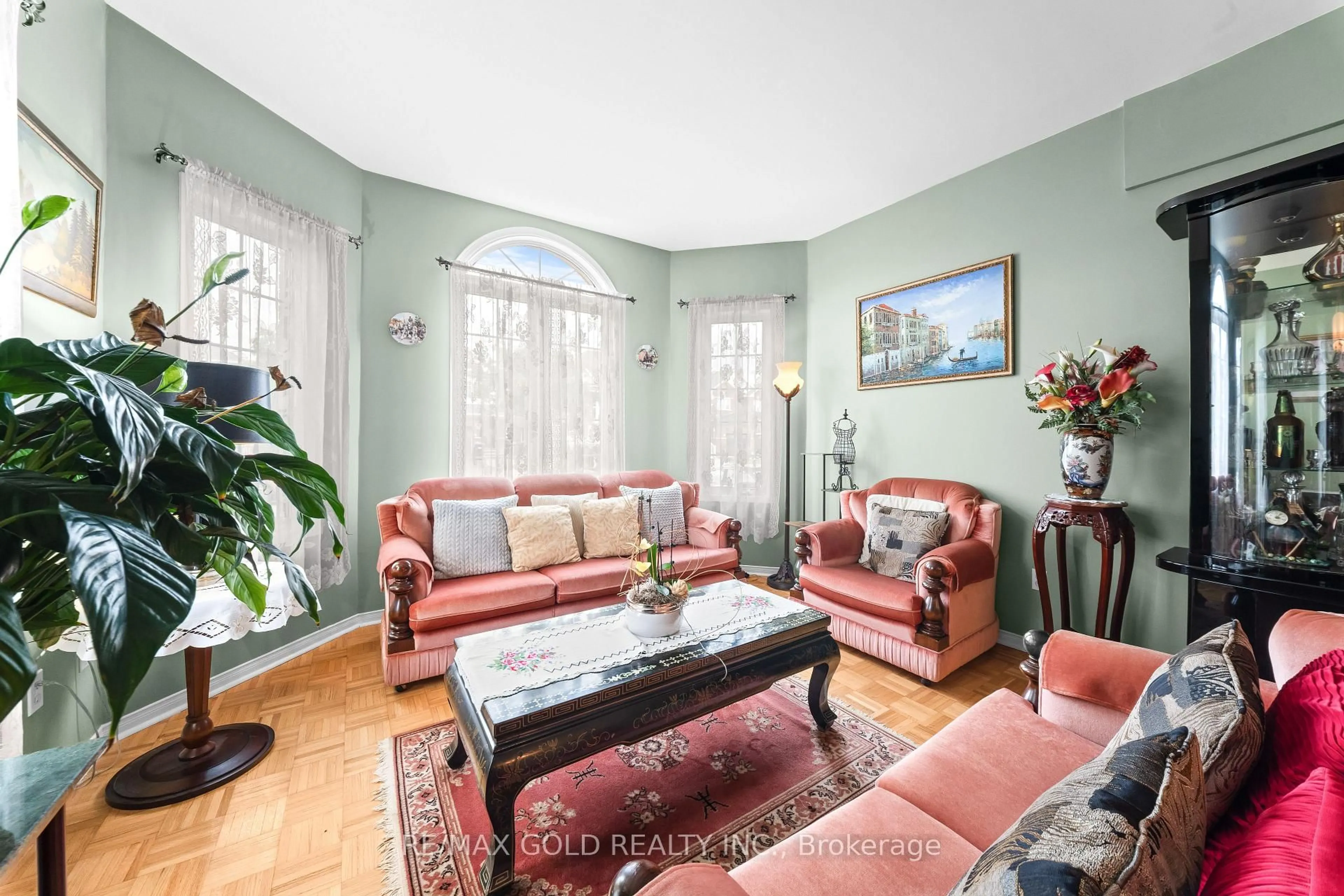 Living room with furniture, unknown for 35 Goreridge Cres, Brampton Ontario L6P 1P2