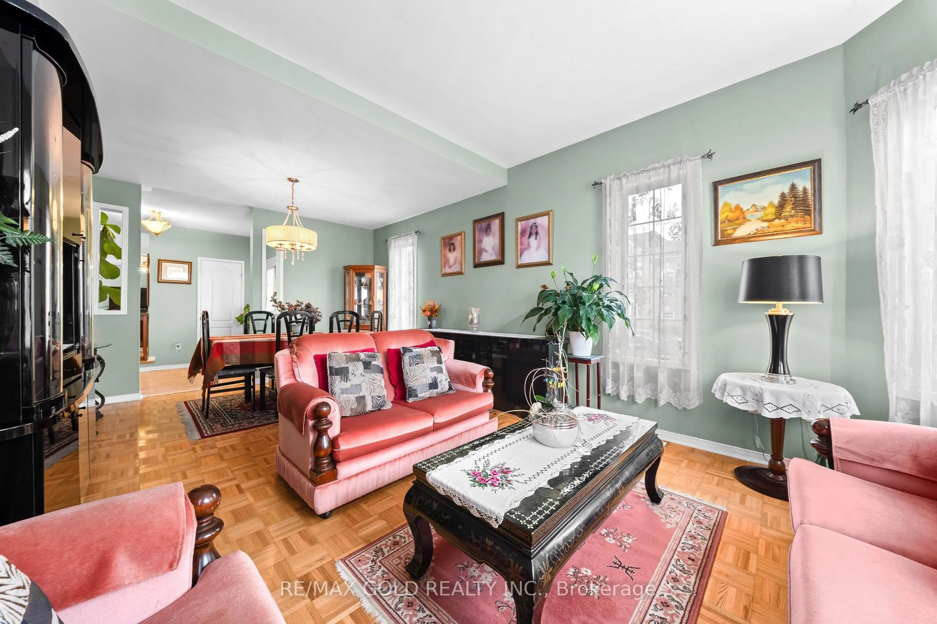 Living room with furniture, unknown for 35 Goreridge Cres, Brampton Ontario L6P 1P2