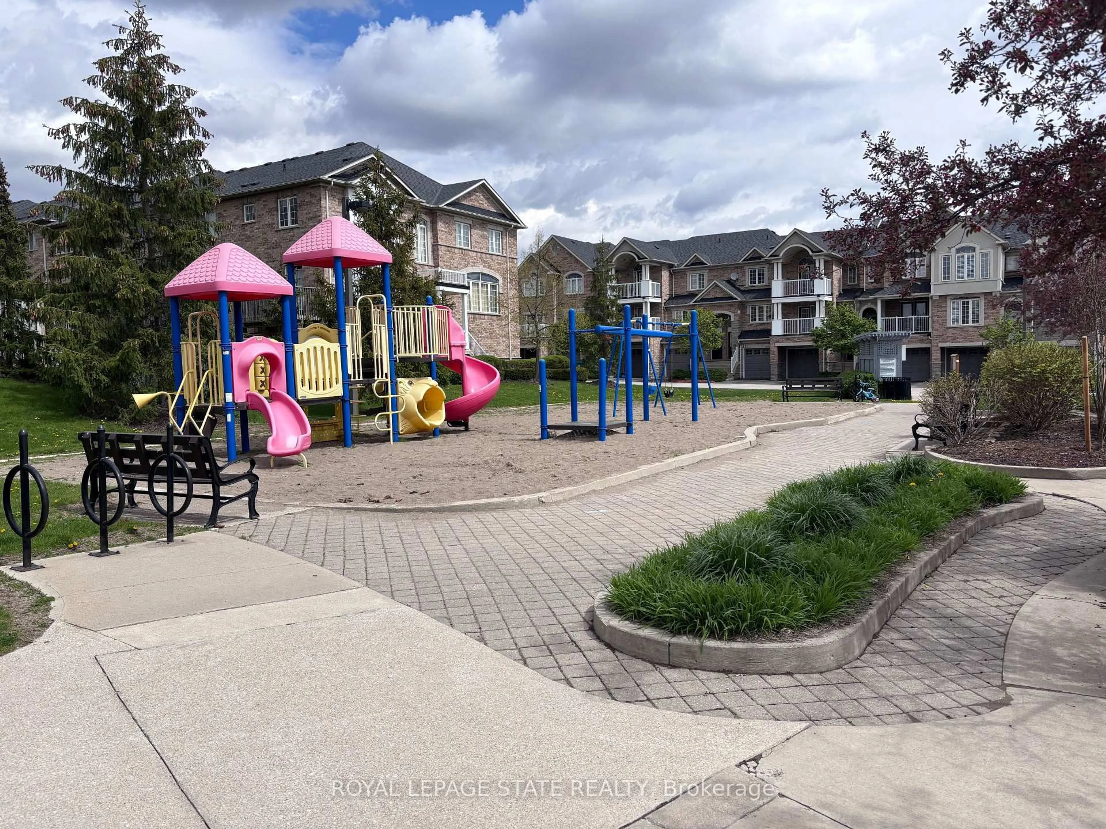 Unknown for 615 Shoreline Dr #17, Mississauga Ontario L5B 4K4