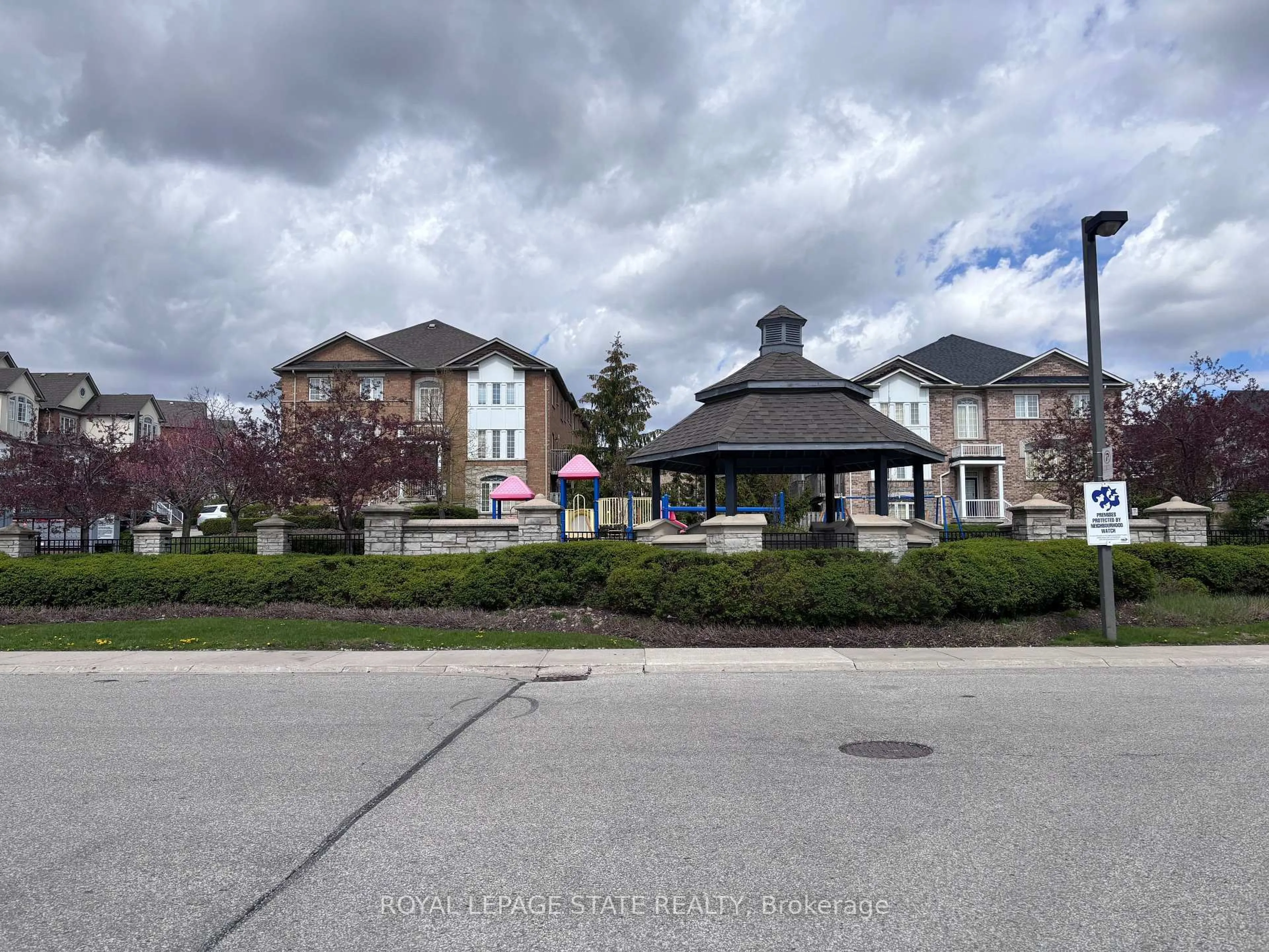 Unknown for 615 Shoreline Dr #17, Mississauga Ontario L5B 4K4