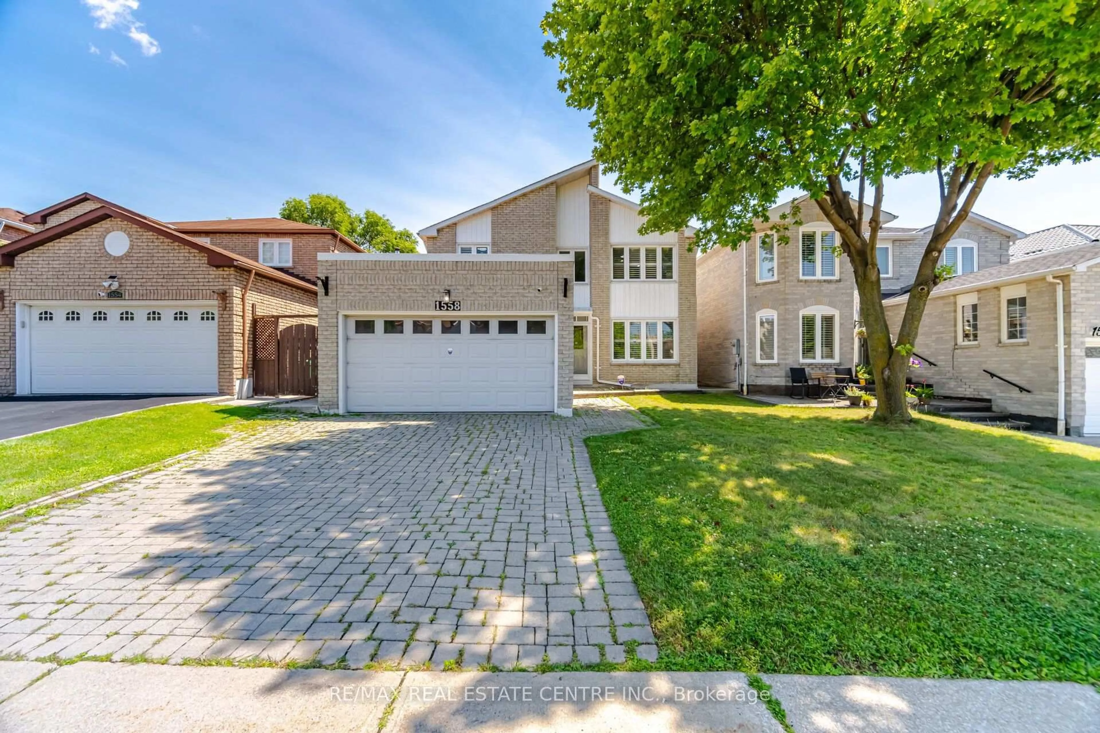 Home with brick exterior material, street for 1558 Highbrook Ave, Mississauga Ontario L5M 4V8