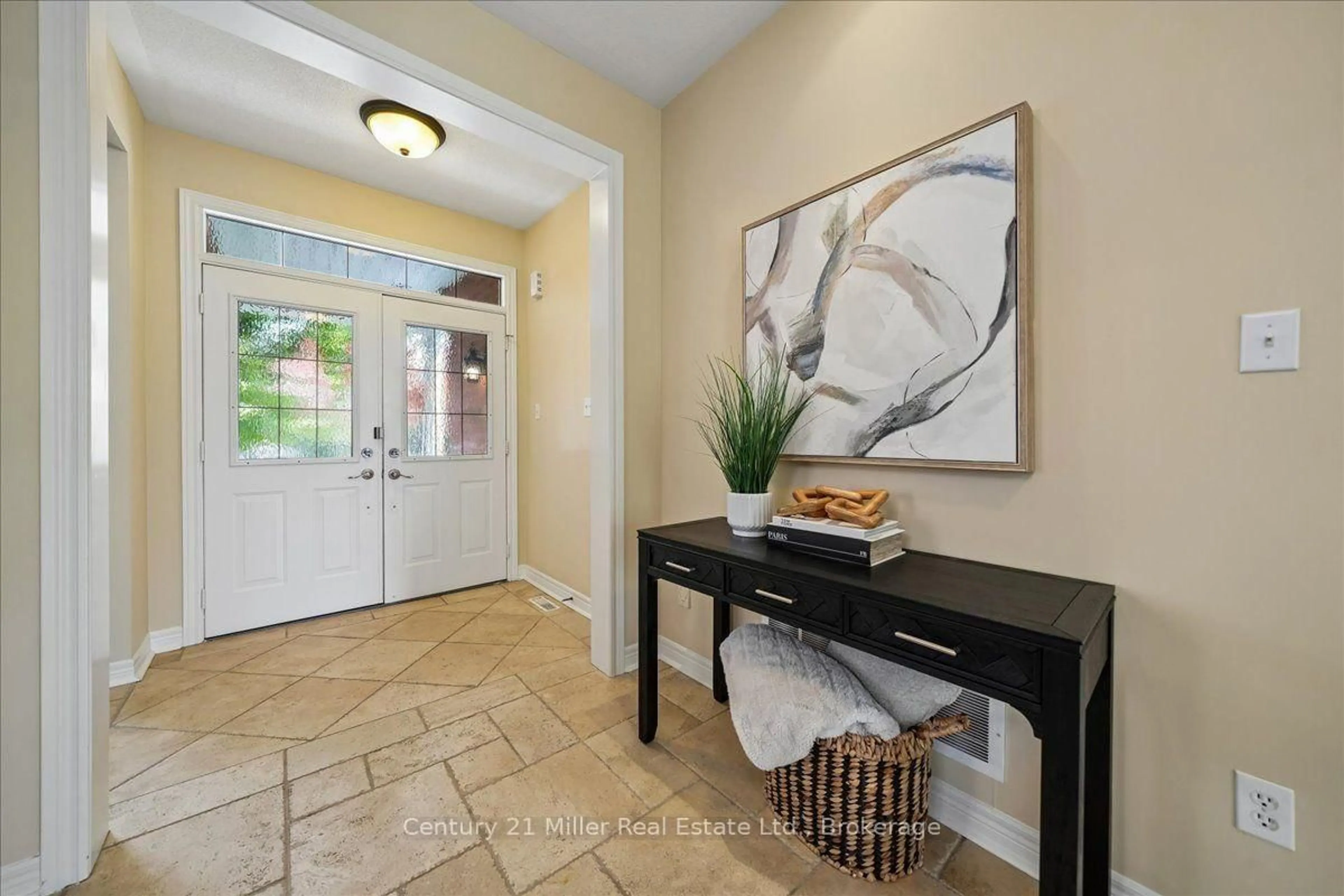 Indoor entryway for 2350 Valleyridge Dr, Oakville Ontario L6M 5C1