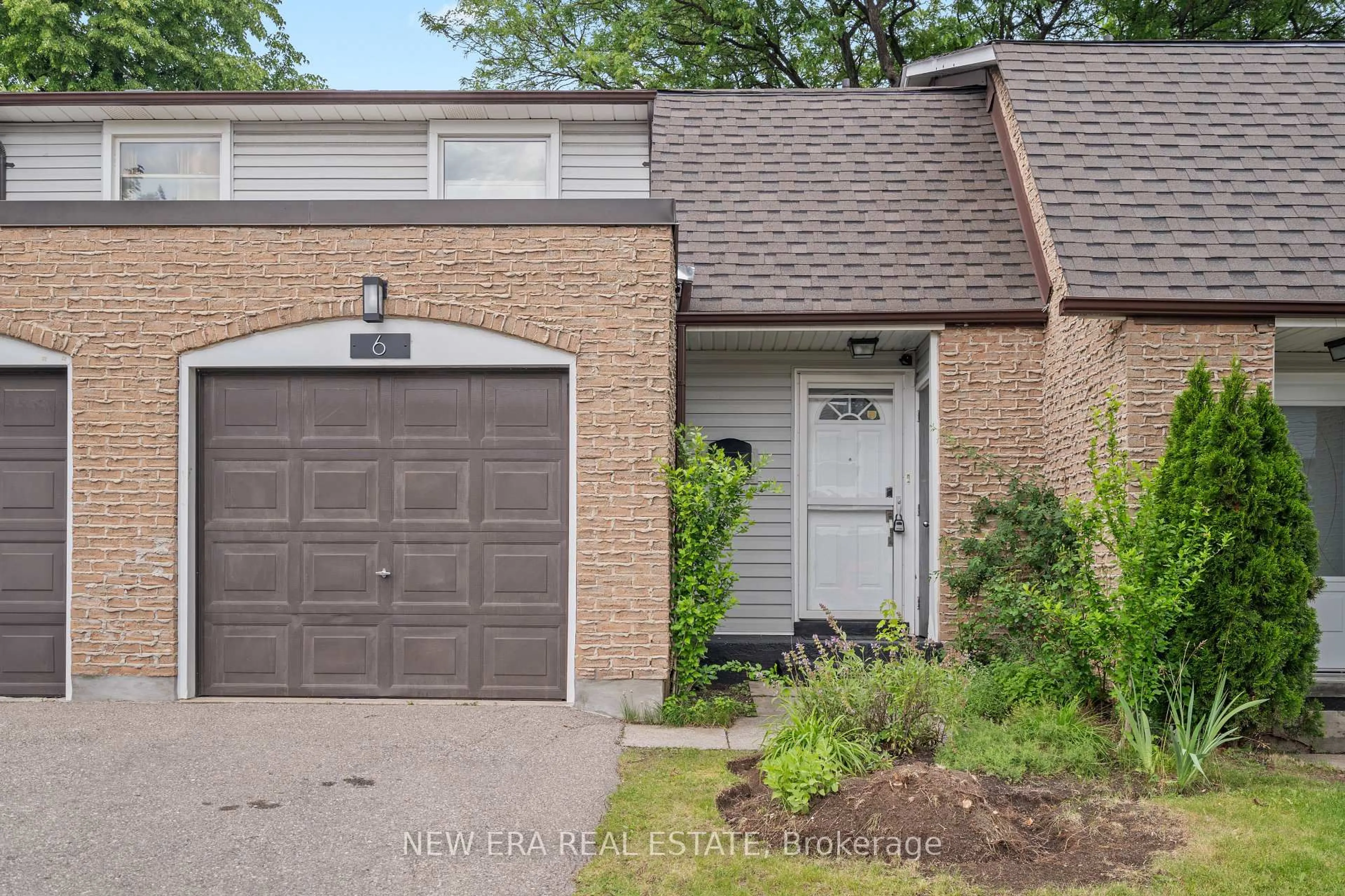 Home with brick exterior material, street for 2440 Bromsgrove Rd #6, Mississauga Ontario L5J 4J7