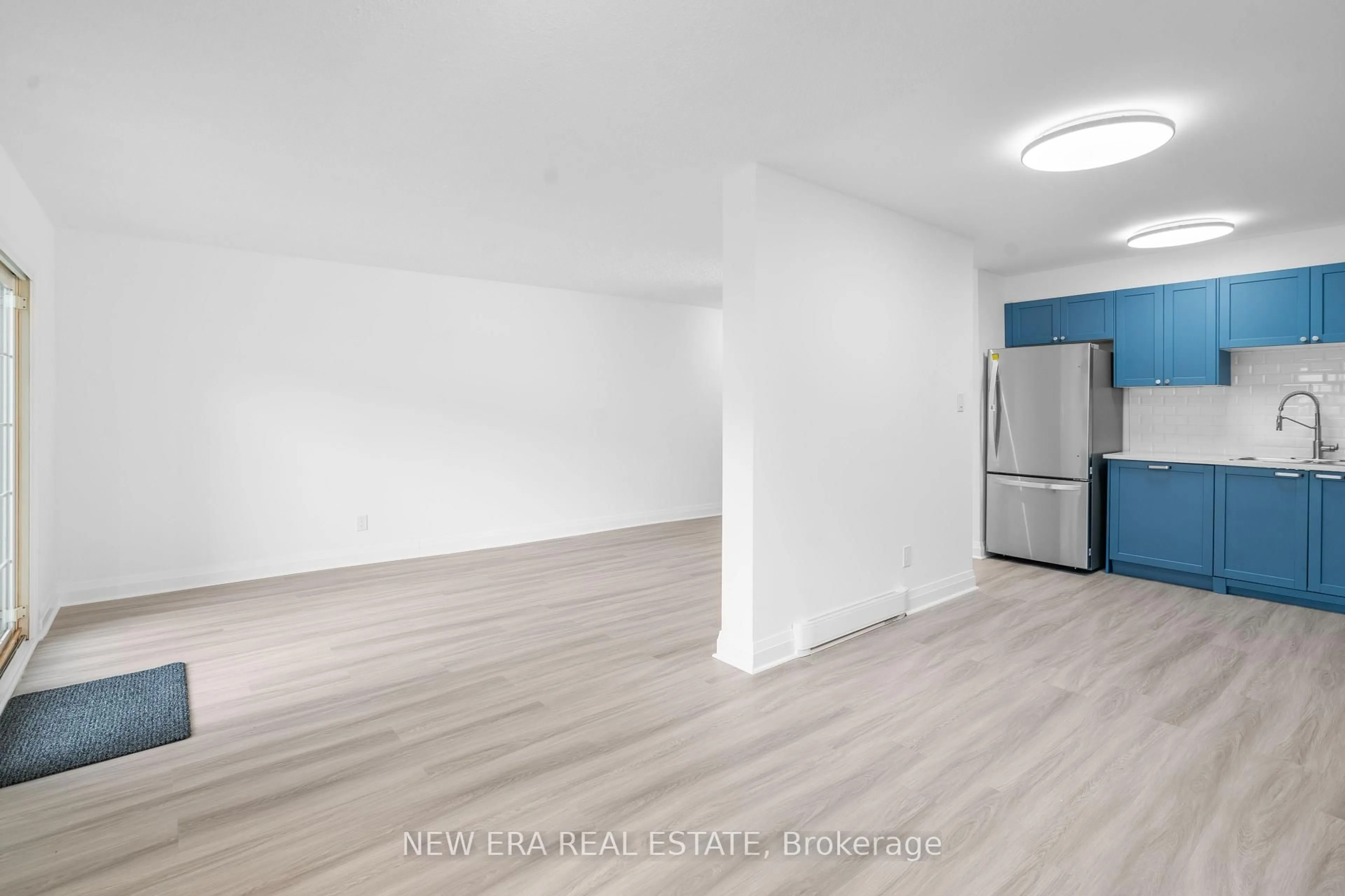 A pic of a room for 2440 Bromsgrove Rd #6, Mississauga Ontario L5J 4J7