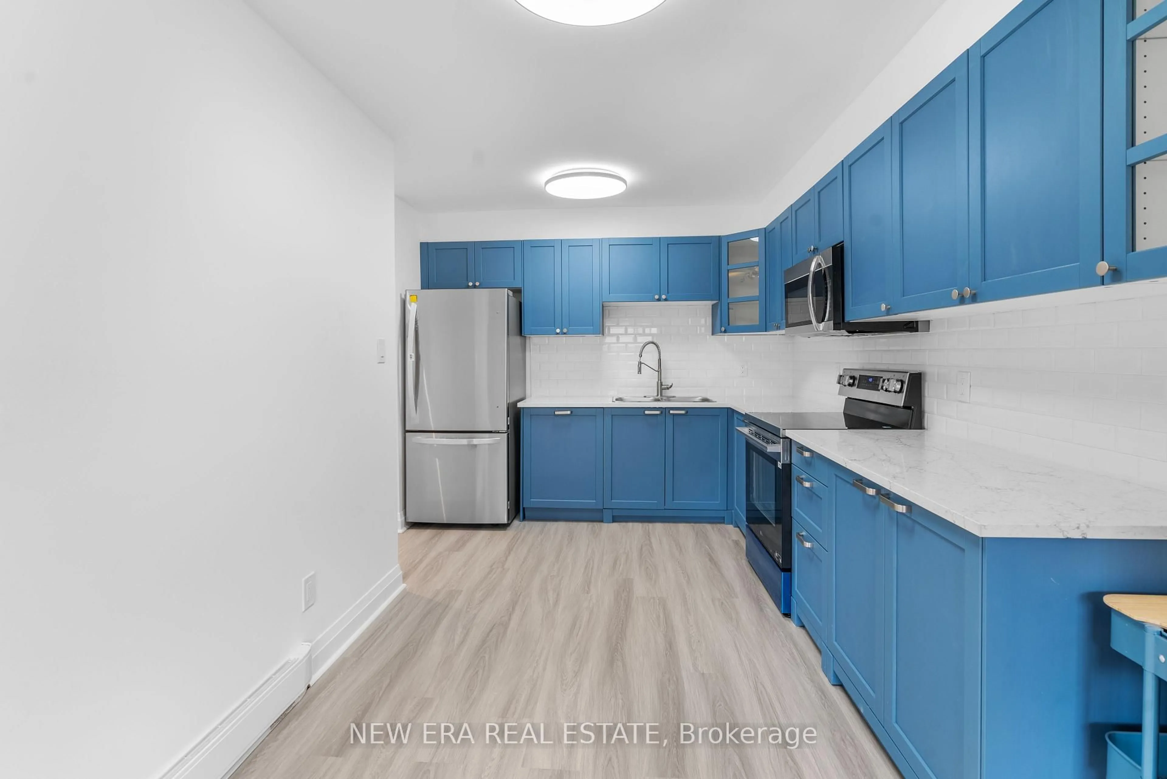 Standard kitchen, unknown for 2440 Bromsgrove Rd #6, Mississauga Ontario L5J 4J7