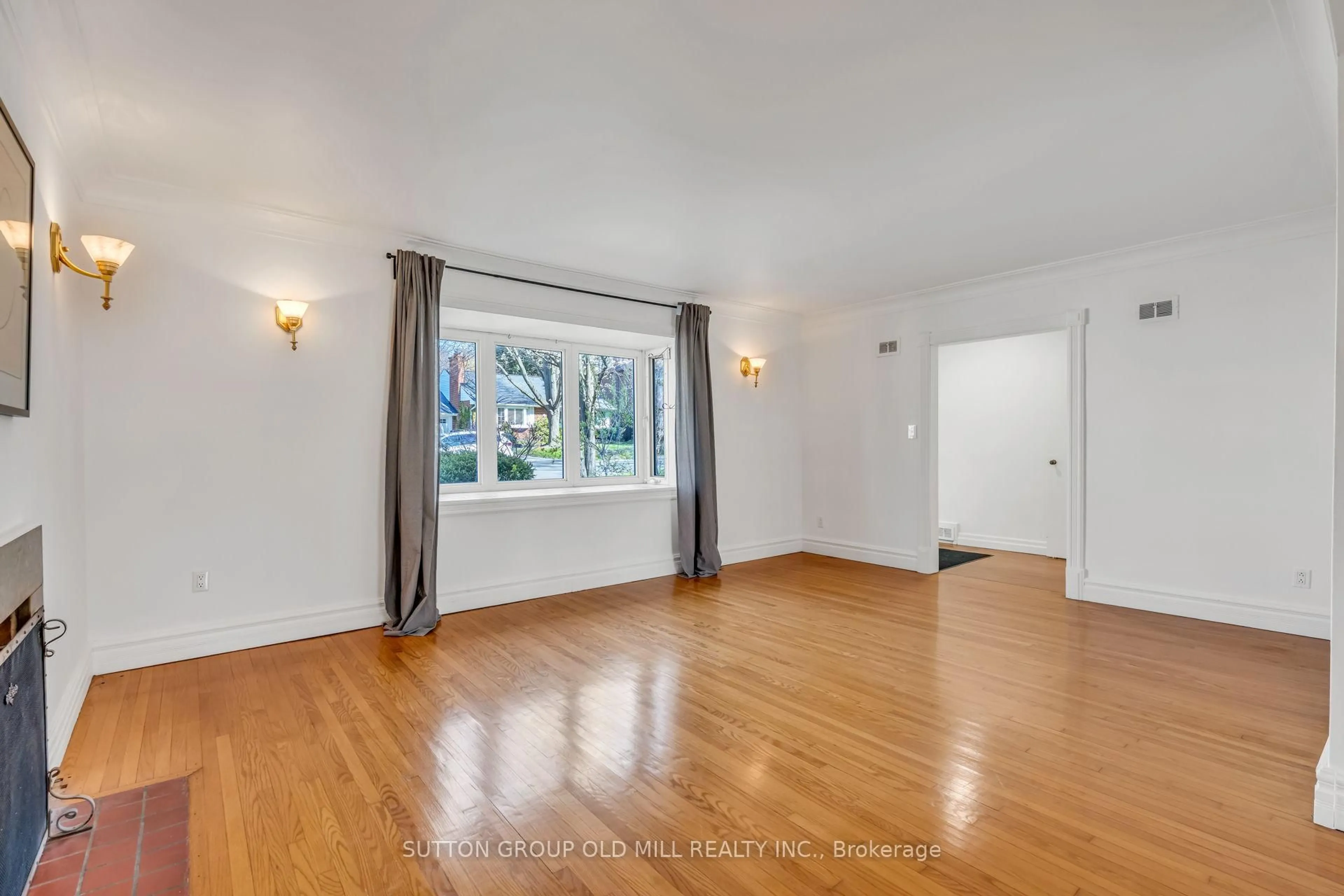 A pic of a room for 29 Robin Hood Rd, Toronto Ontario M9A 2W6