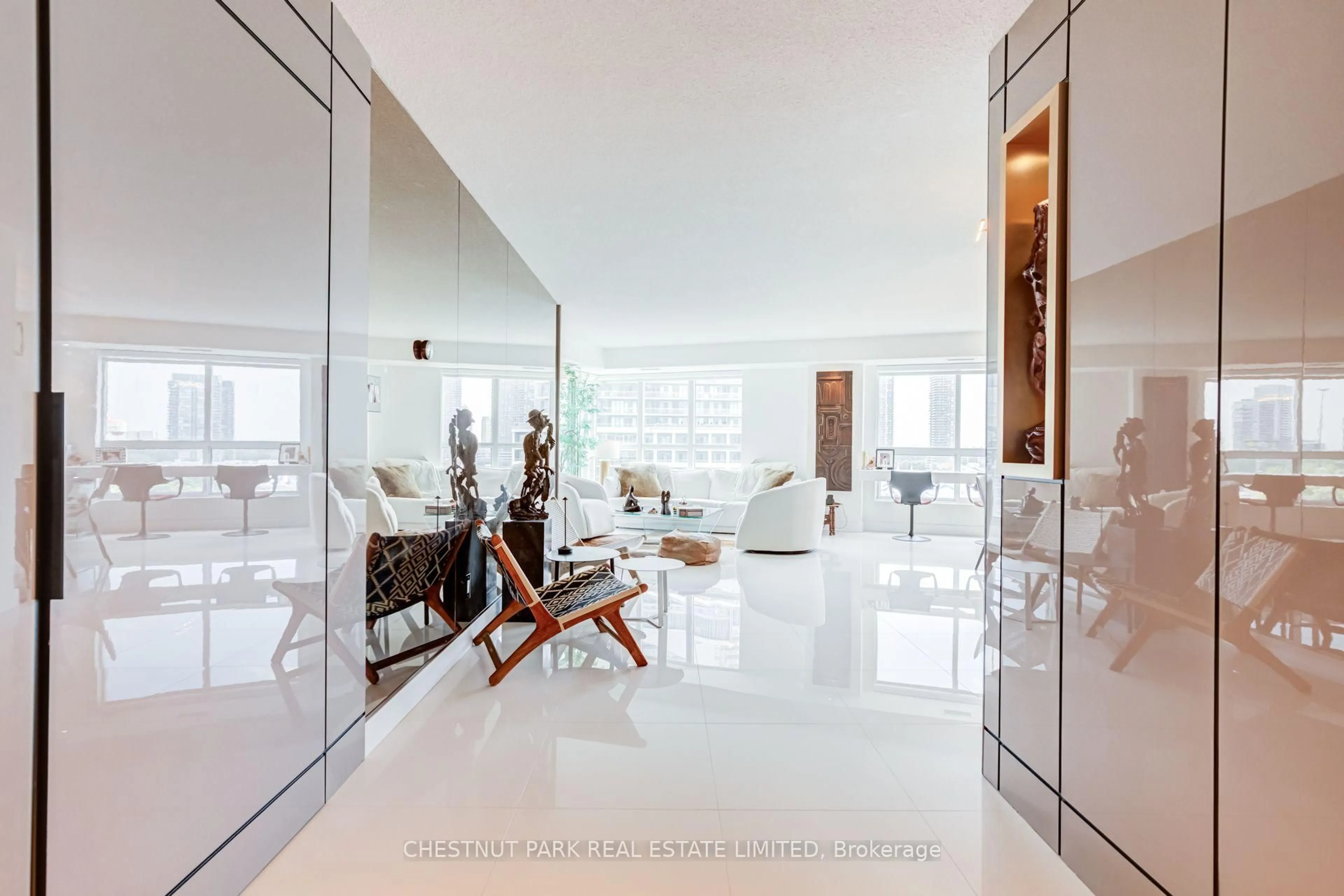 Indoor foyer for 2111 Lake Shore Blvd #1208, Toronto Ontario M8V 4B2