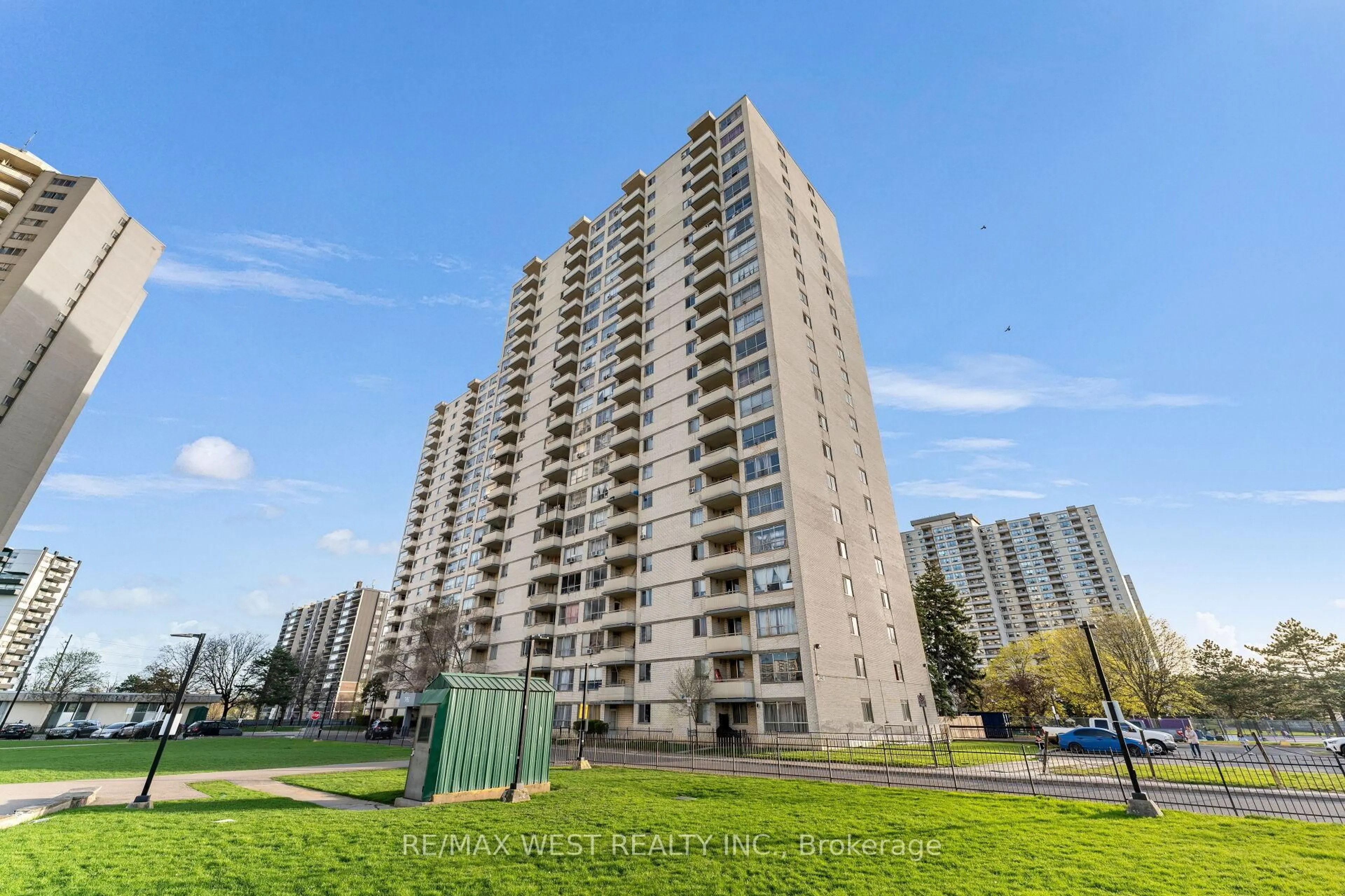 Unknown for 340 Dixon Rd #114, Toronto Ontario M9R 1T1