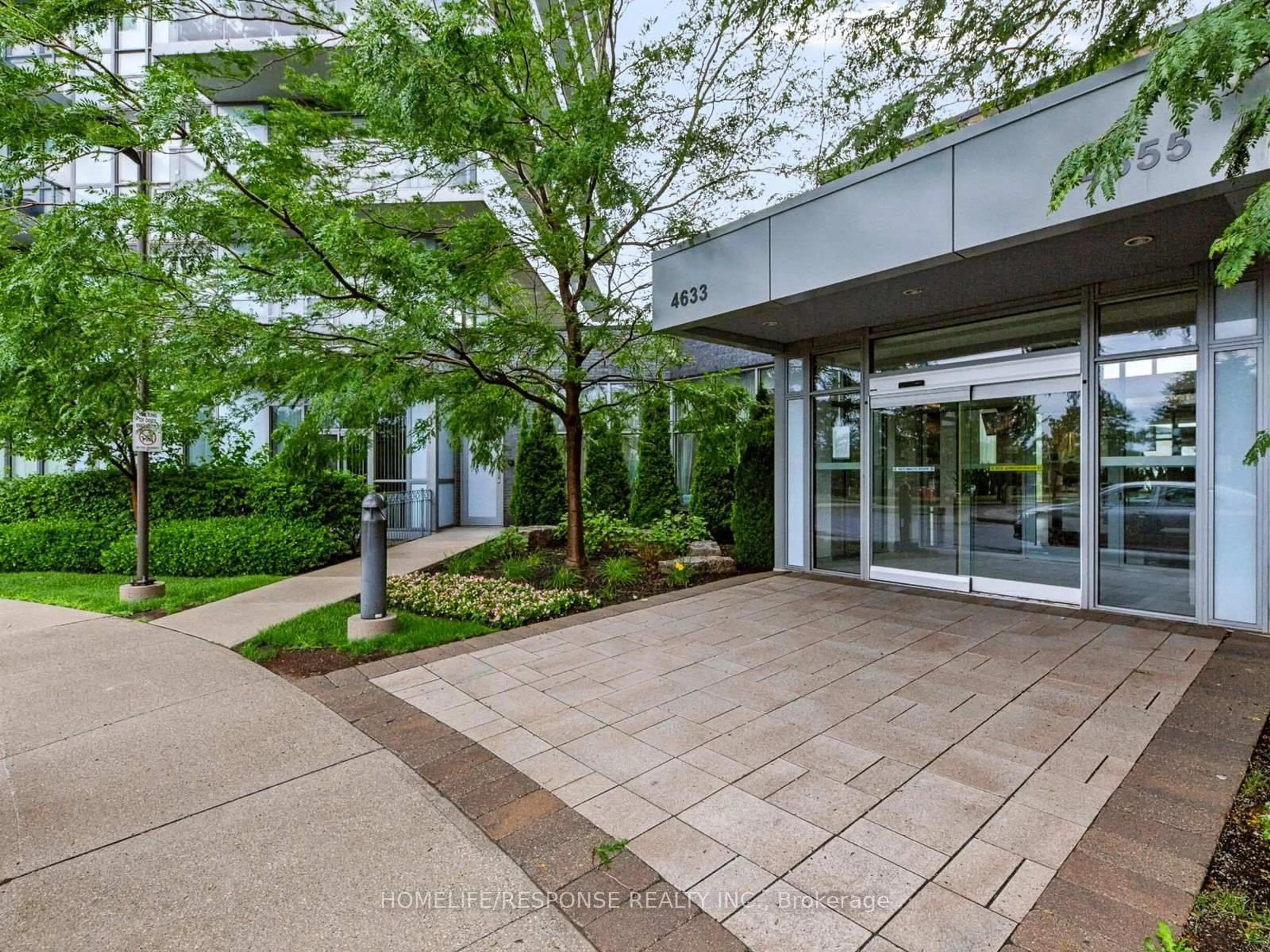 Indoor foyer for 4699 Glen Erin Dr #410, Mississauga Ontario L5M 2E5