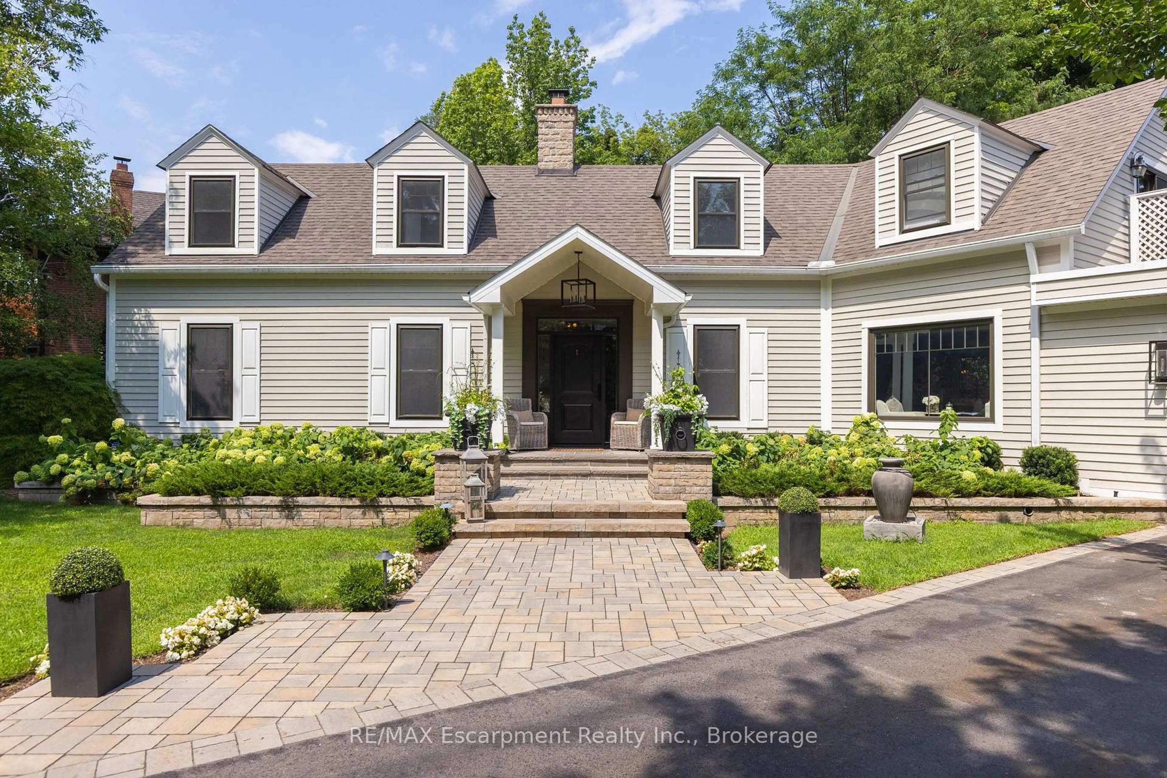 Home with brick exterior material, street for 105 WHITTINGTON Pl, Oakville Ontario L6K 3W1