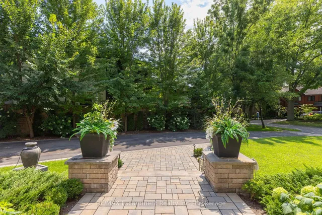 105 WHITTINGTON Pl, Oakville 4