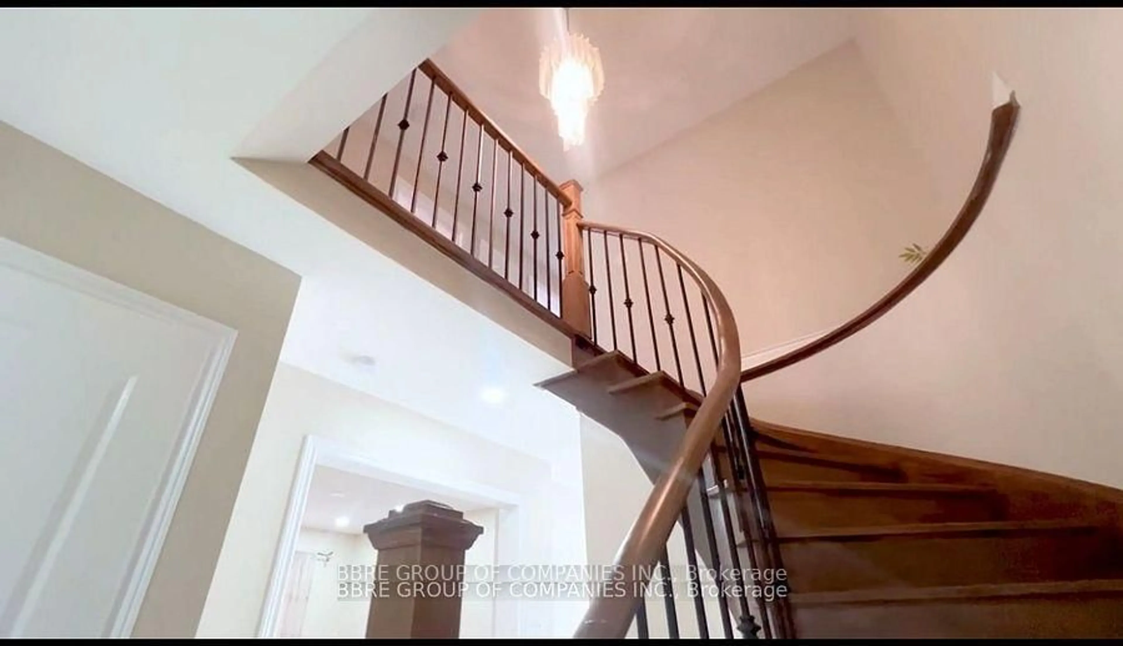 Stairs for 25 GOLDEN EAGLE Rd, Brampton Ontario L6R 1Z4